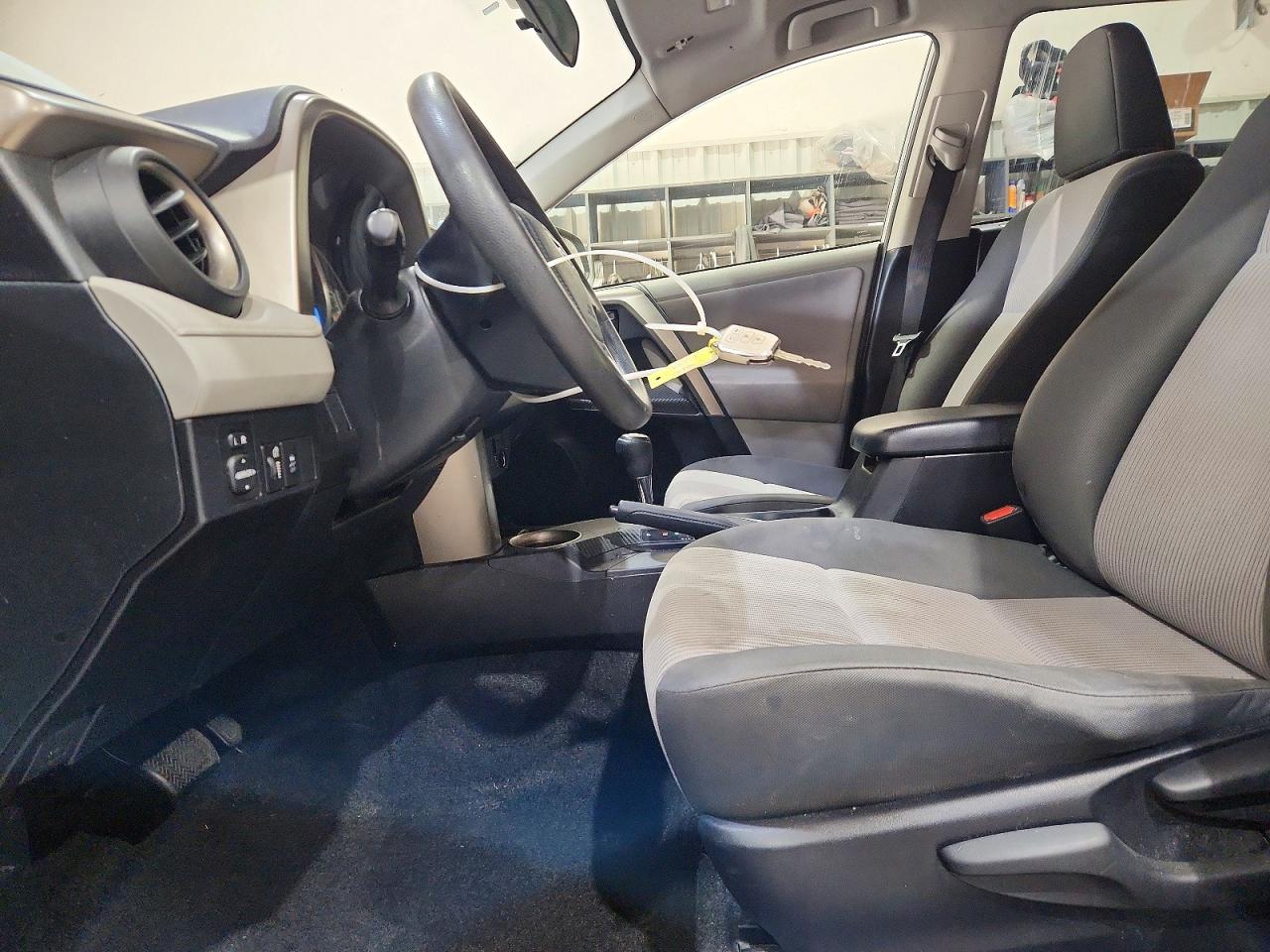 2013 Toyota Rav4 Le Silver vin: JTMZFREV9D5016852