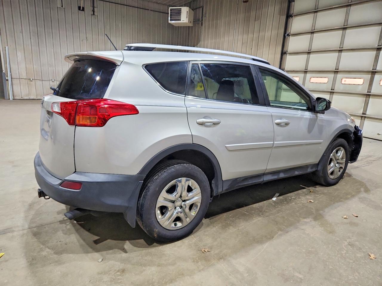2013 Toyota Rav4 Le Silver vin: JTMZFREV9D5016852