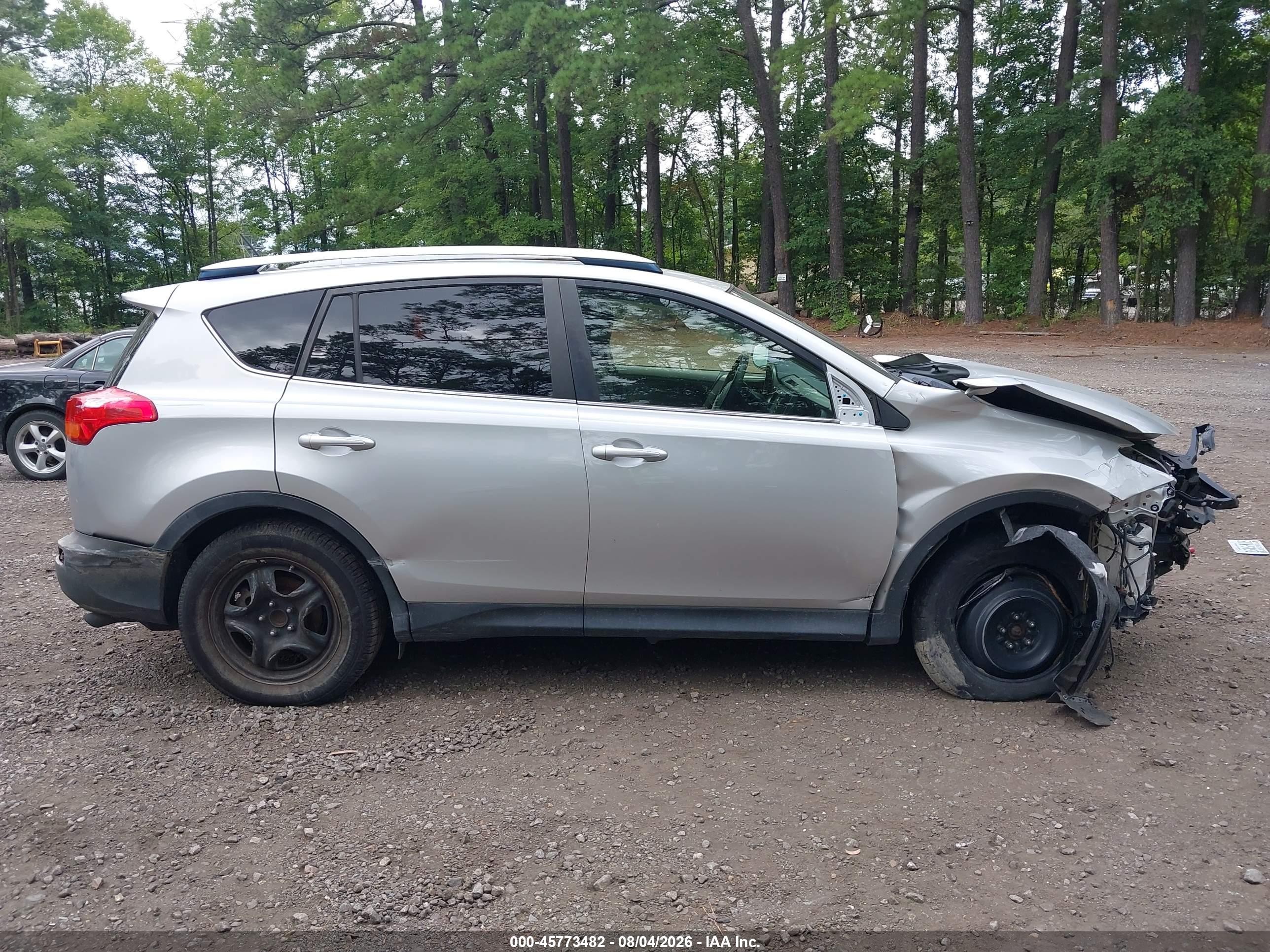 2013 Toyota Rav4 Le Silver vin: JTMZFREV9DD011253