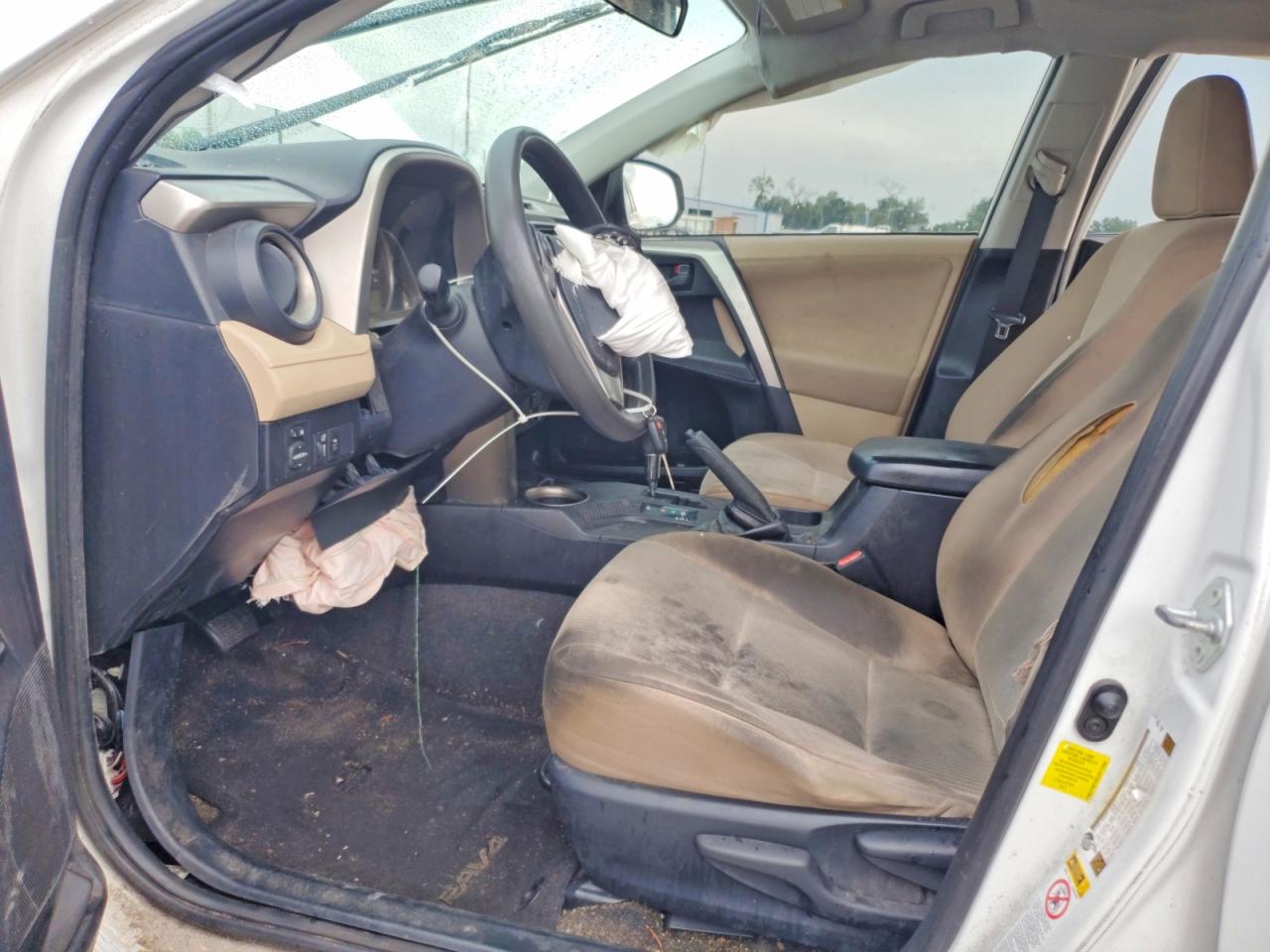 2013 Toyota Rav4 Le White vin: JTMZFREV9DD017988