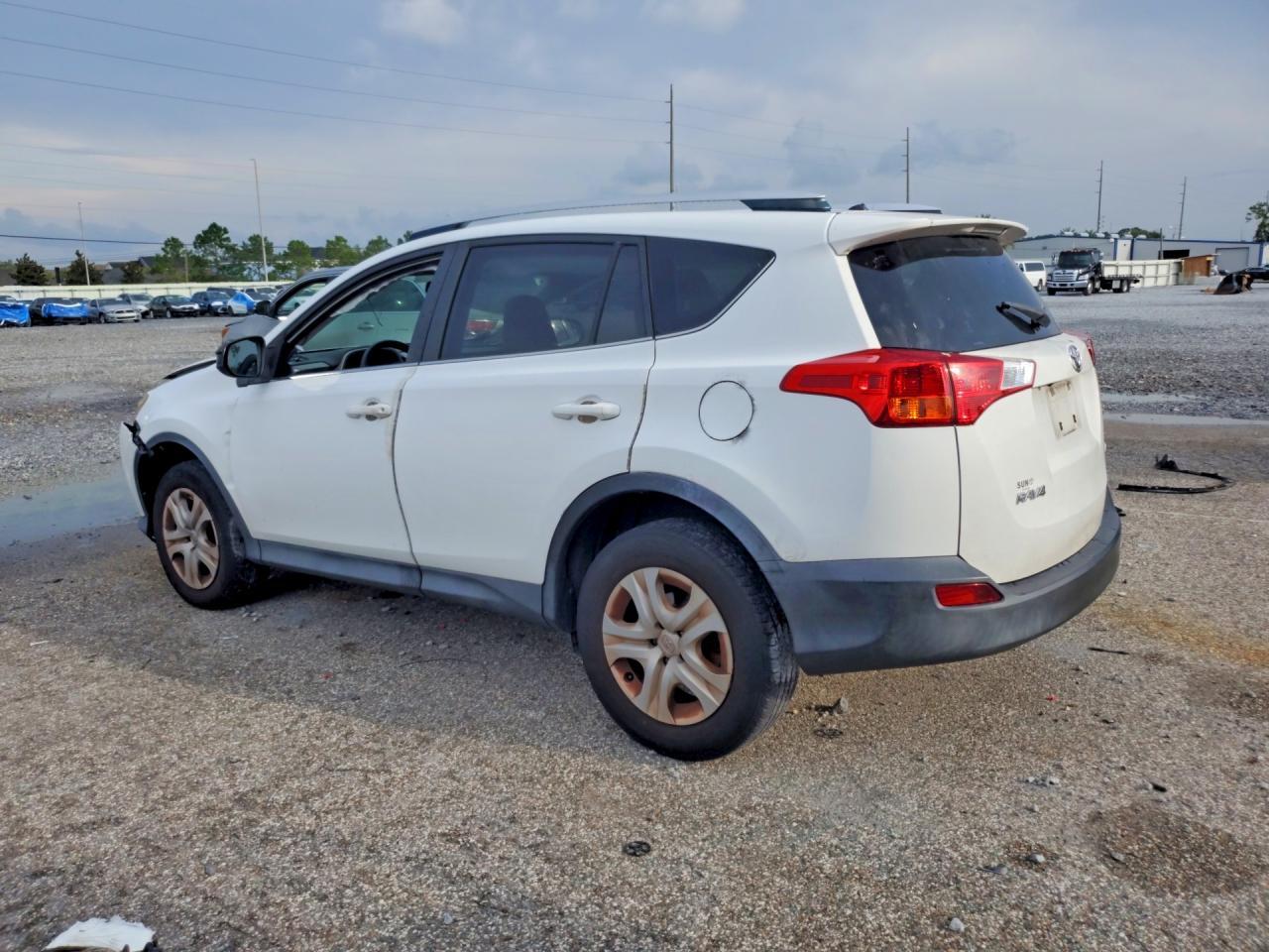 2013 Toyota Rav4 Le White vin: JTMZFREV9DD017988