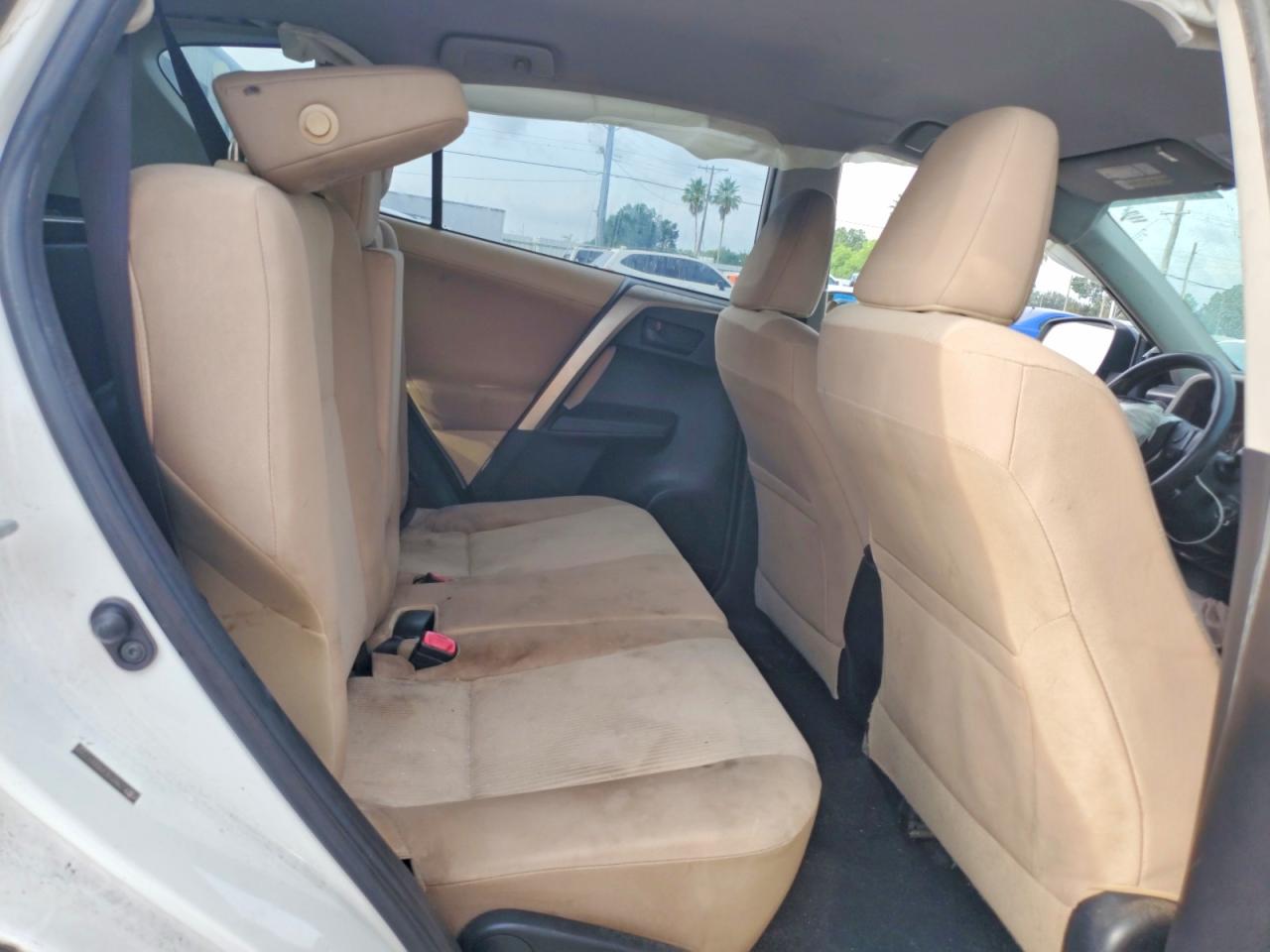 2013 Toyota Rav4 Le White vin: JTMZFREV9DD017988