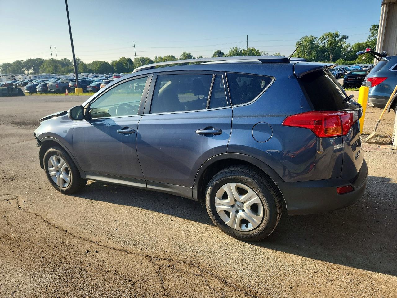 2014 Toyota Rav4 Le Blue vin: JTMZFREV9ED038549