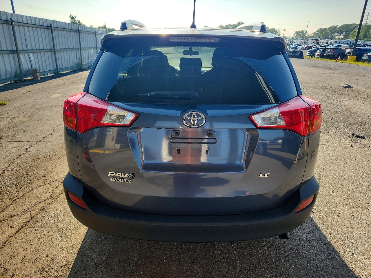 2014 Toyota Rav4 Le Blue vin: JTMZFREV9ED038549
