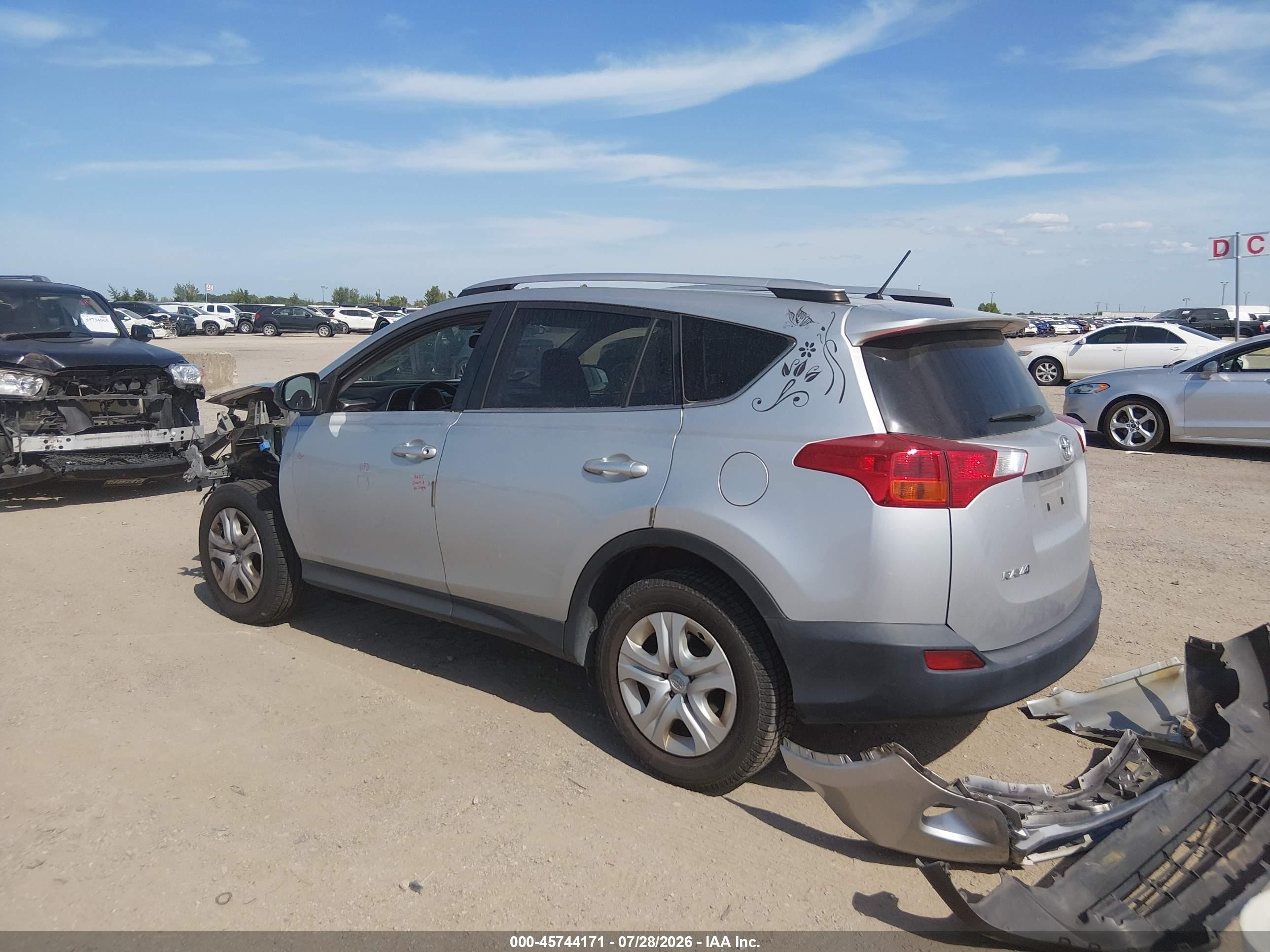 2014 Toyota Rav4 Le Серебряный vin: JTMZFREV9EJ005052