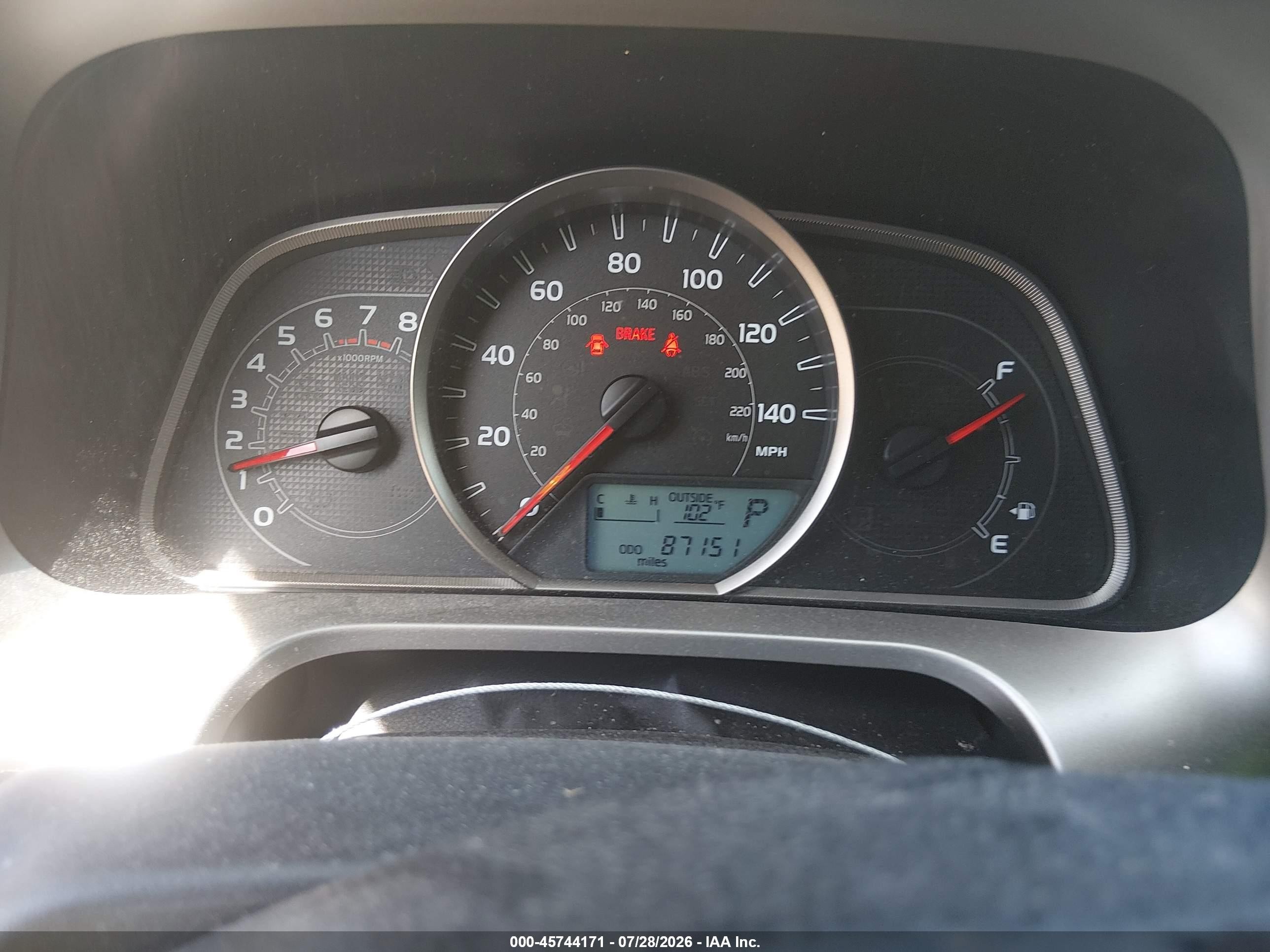 2014 Toyota Rav4 Le Серебряный vin: JTMZFREV9EJ005052