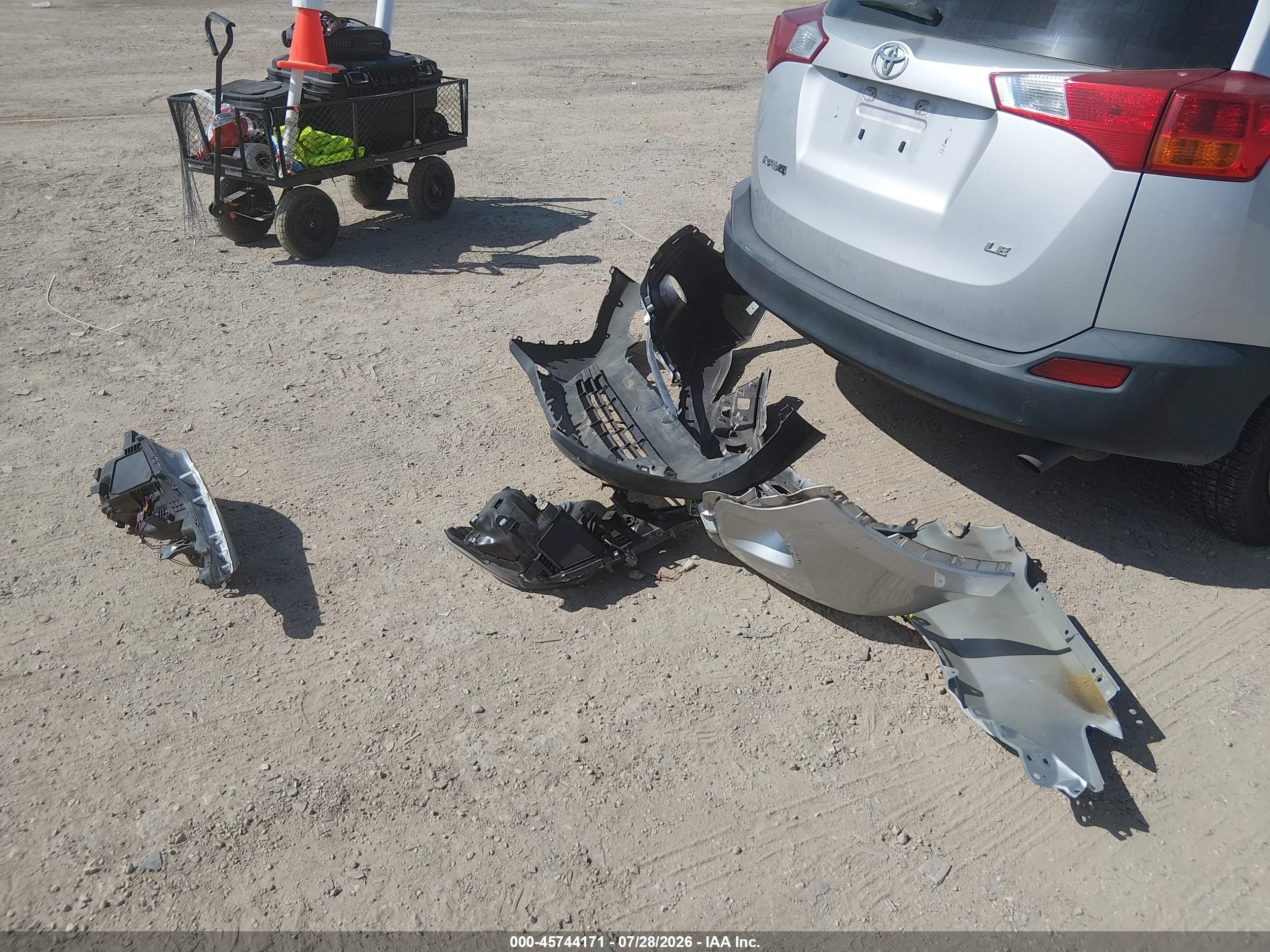 2014 Toyota Rav4 Le Серебряный vin: JTMZFREV9EJ005052
