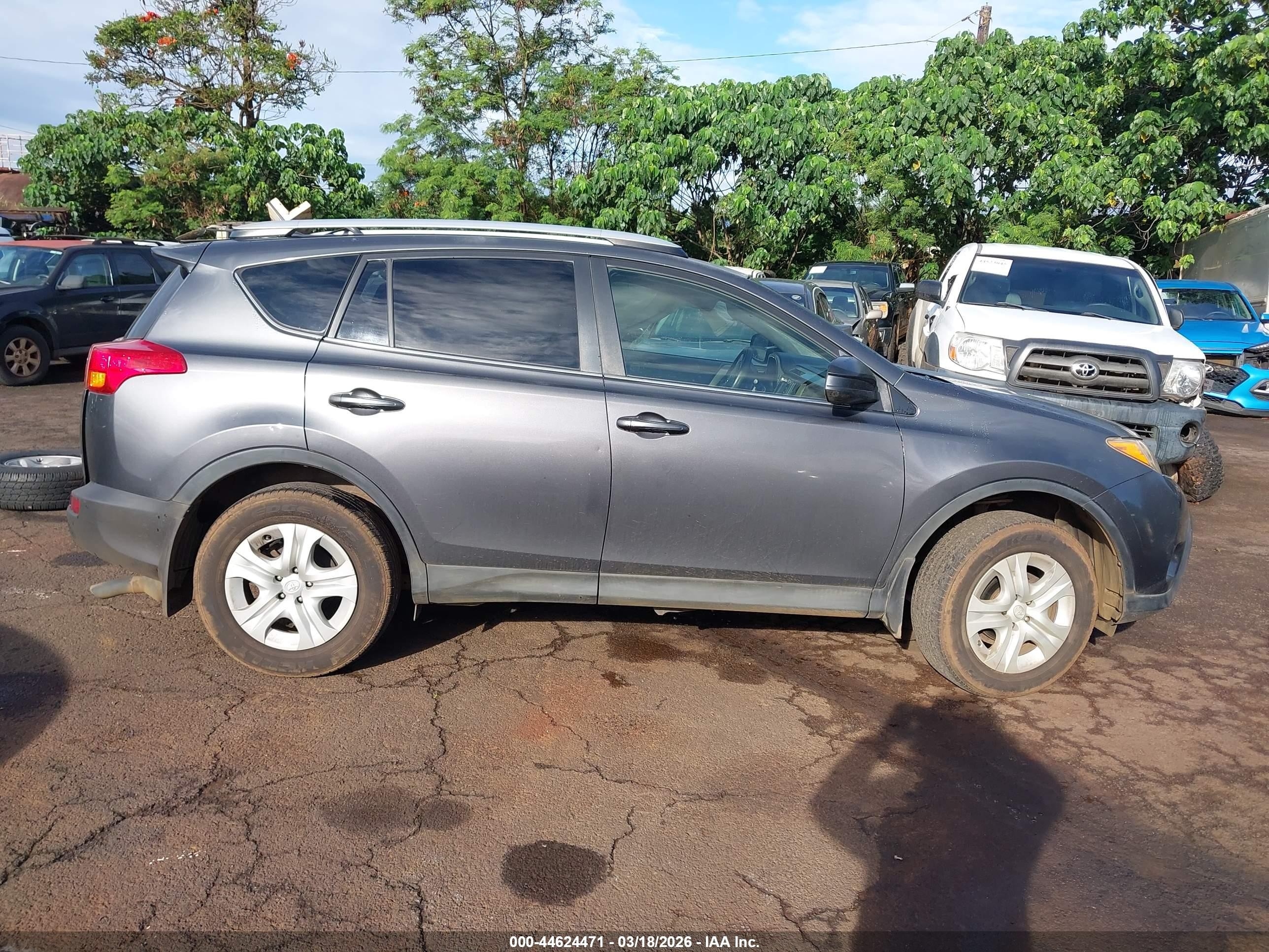 2014 Toyota Rav4 Le Gray vin: JTMZFREV9EJ008579