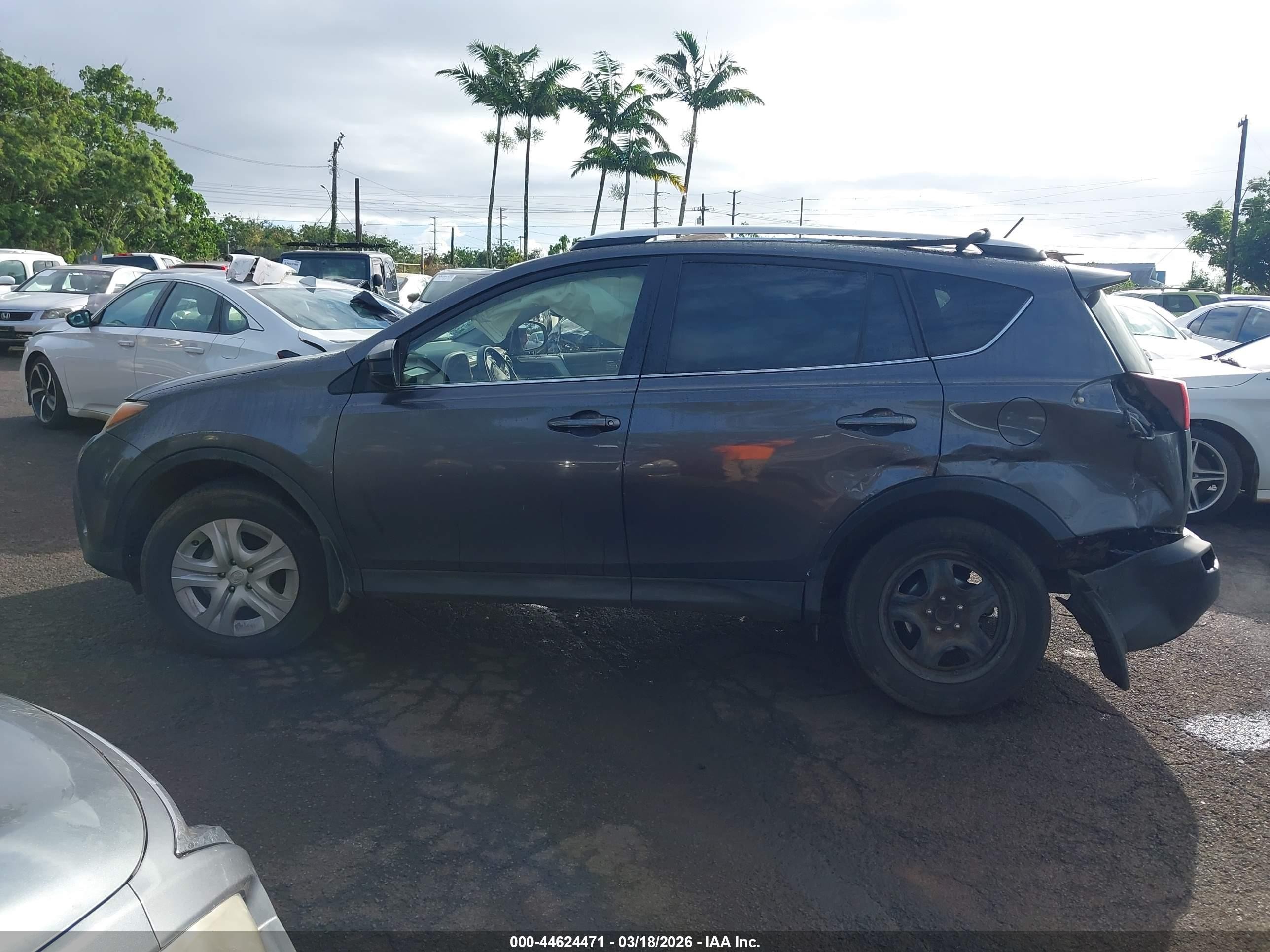 2014 Toyota Rav4 Le Gray vin: JTMZFREV9EJ008579