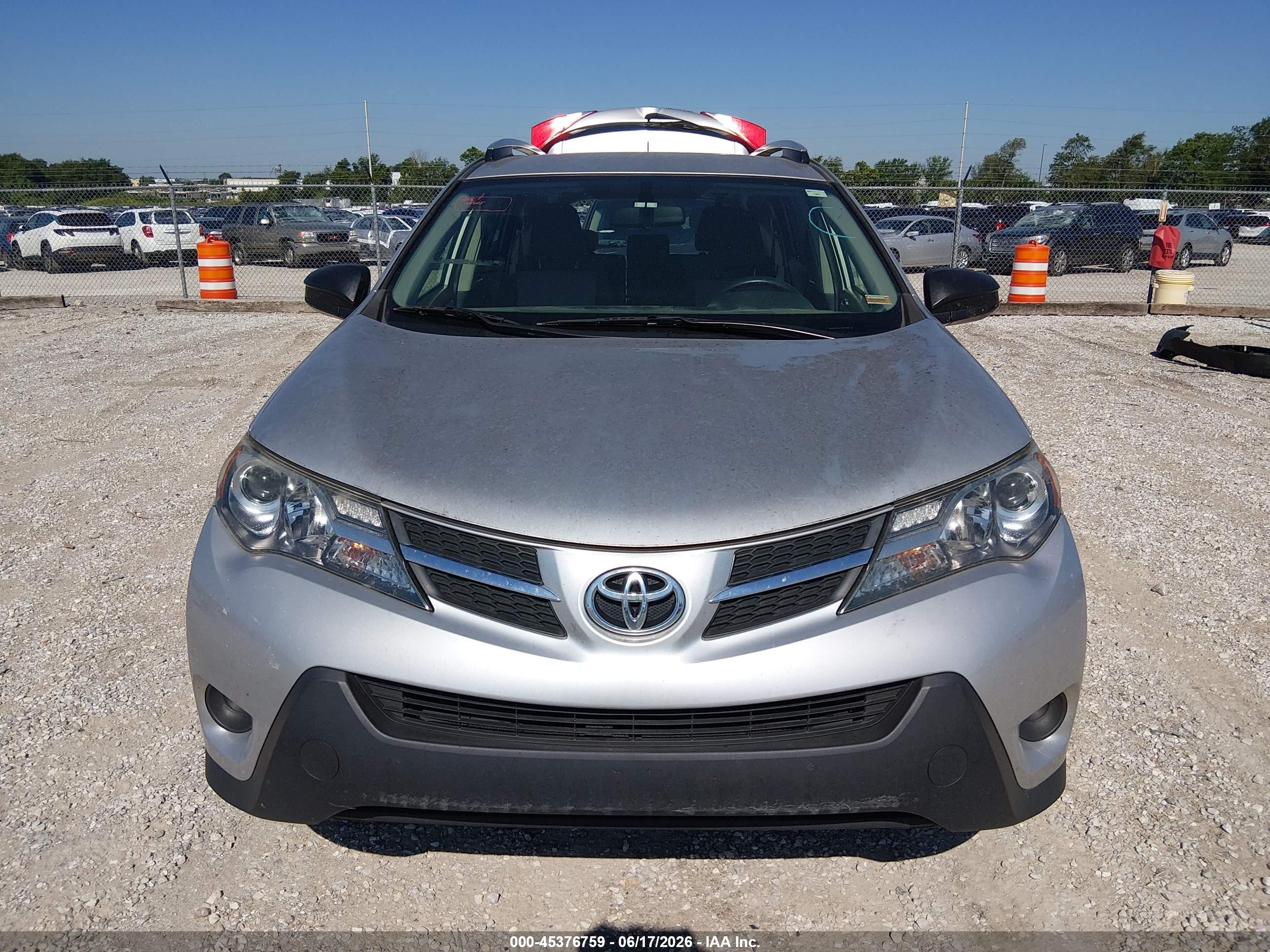 2014 Toyota Rav4 Le Серебряный vin: JTMZFREV9EJ016553
