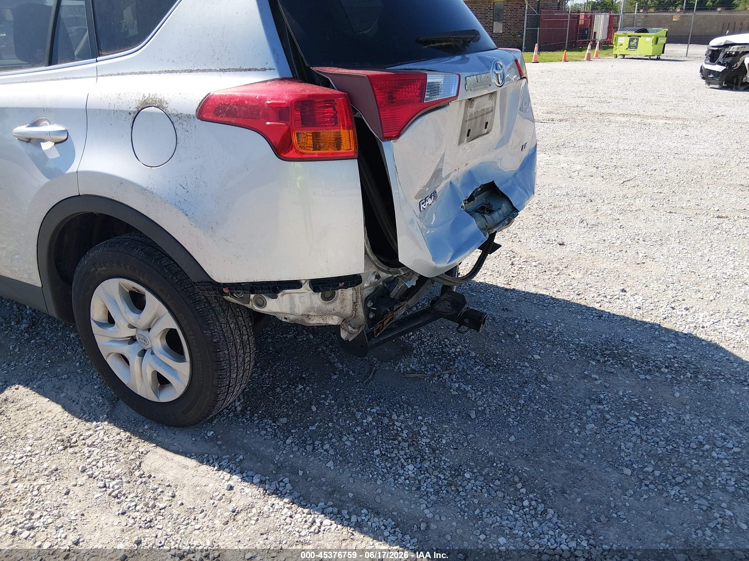 2014 Toyota Rav4 Le Серебряный vin: JTMZFREV9EJ016553