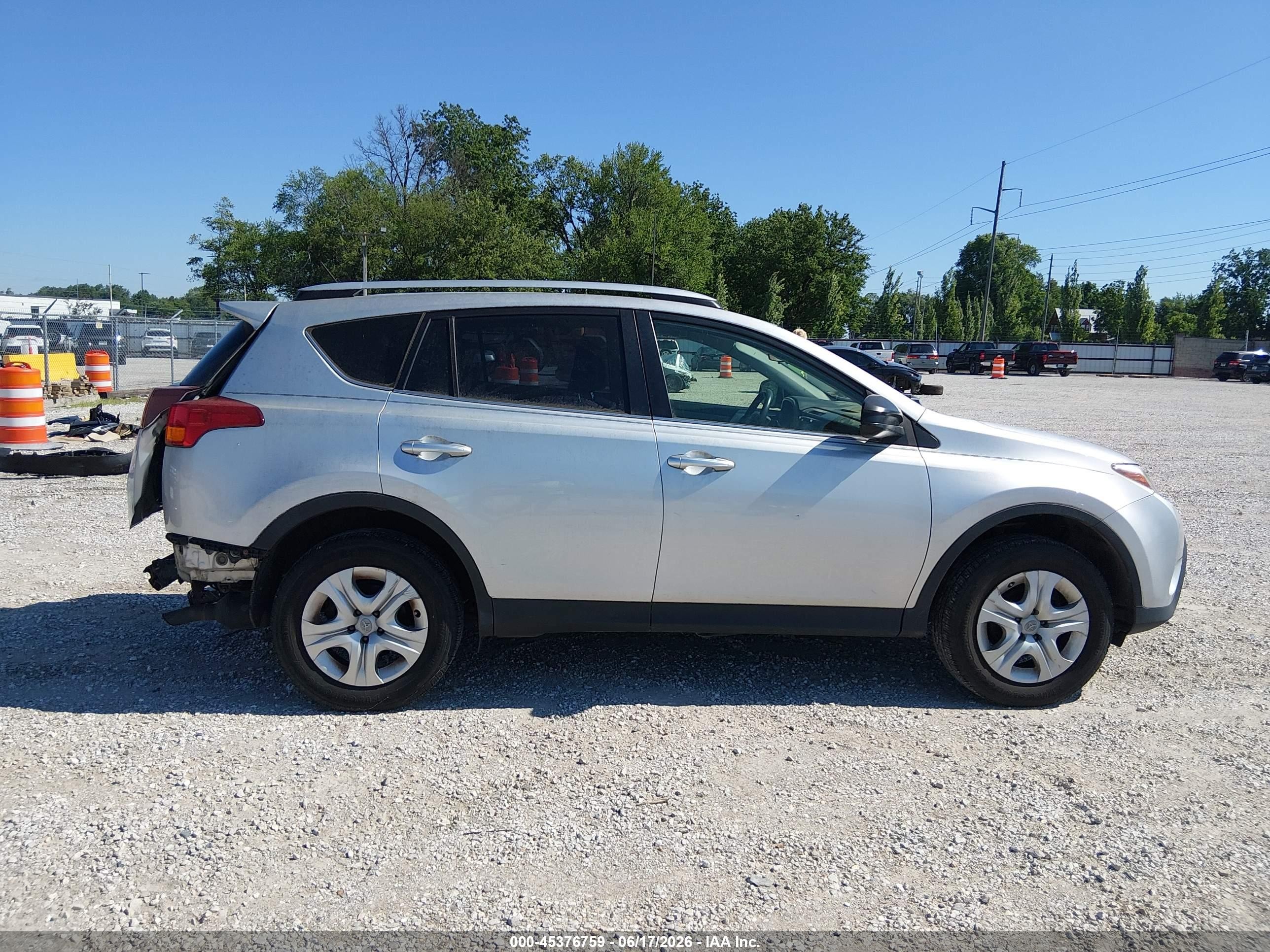 2014 Toyota Rav4 Le Серебряный vin: JTMZFREV9EJ016553