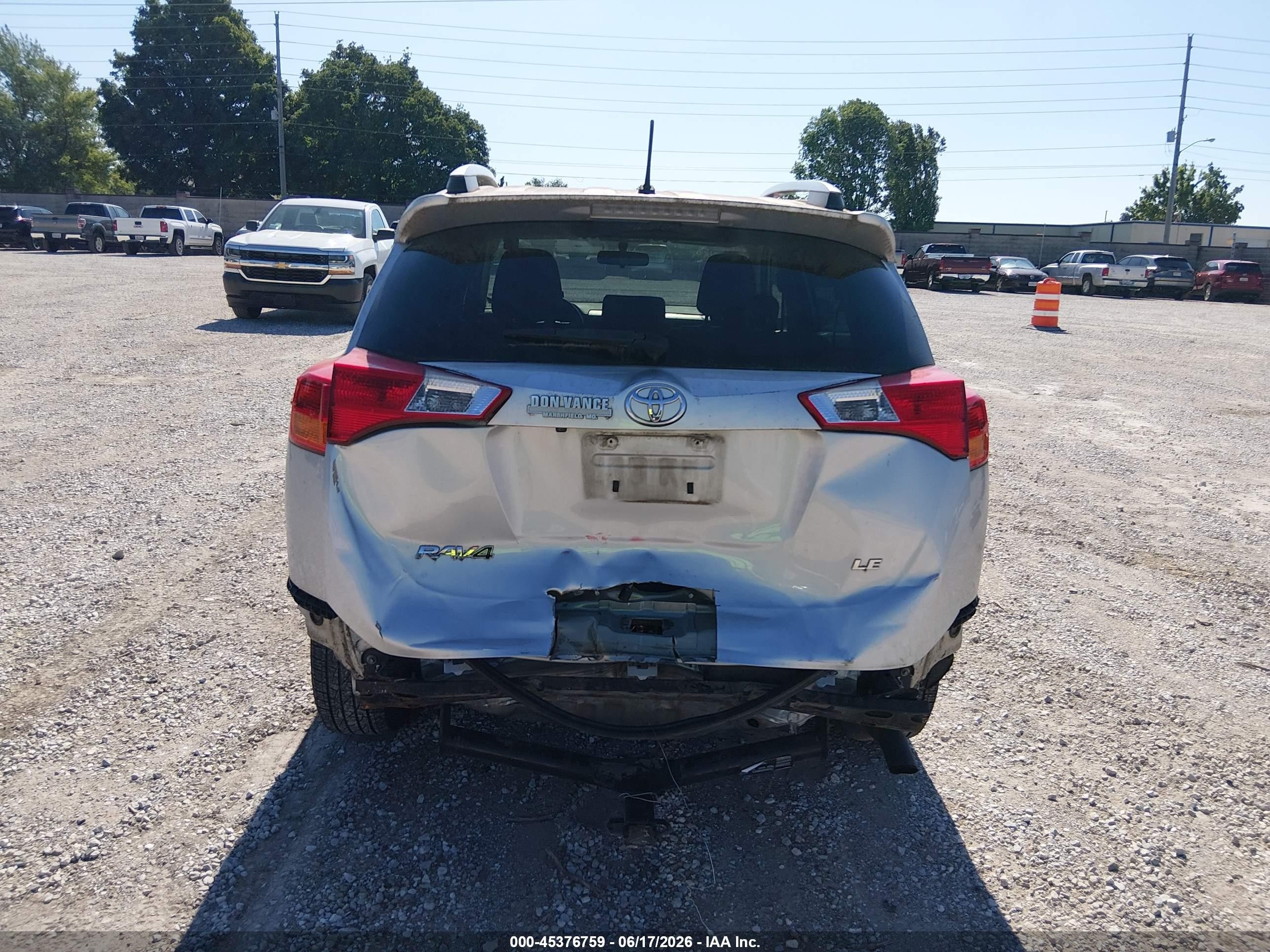 2014 Toyota Rav4 Le Серебряный vin: JTMZFREV9EJ016553
