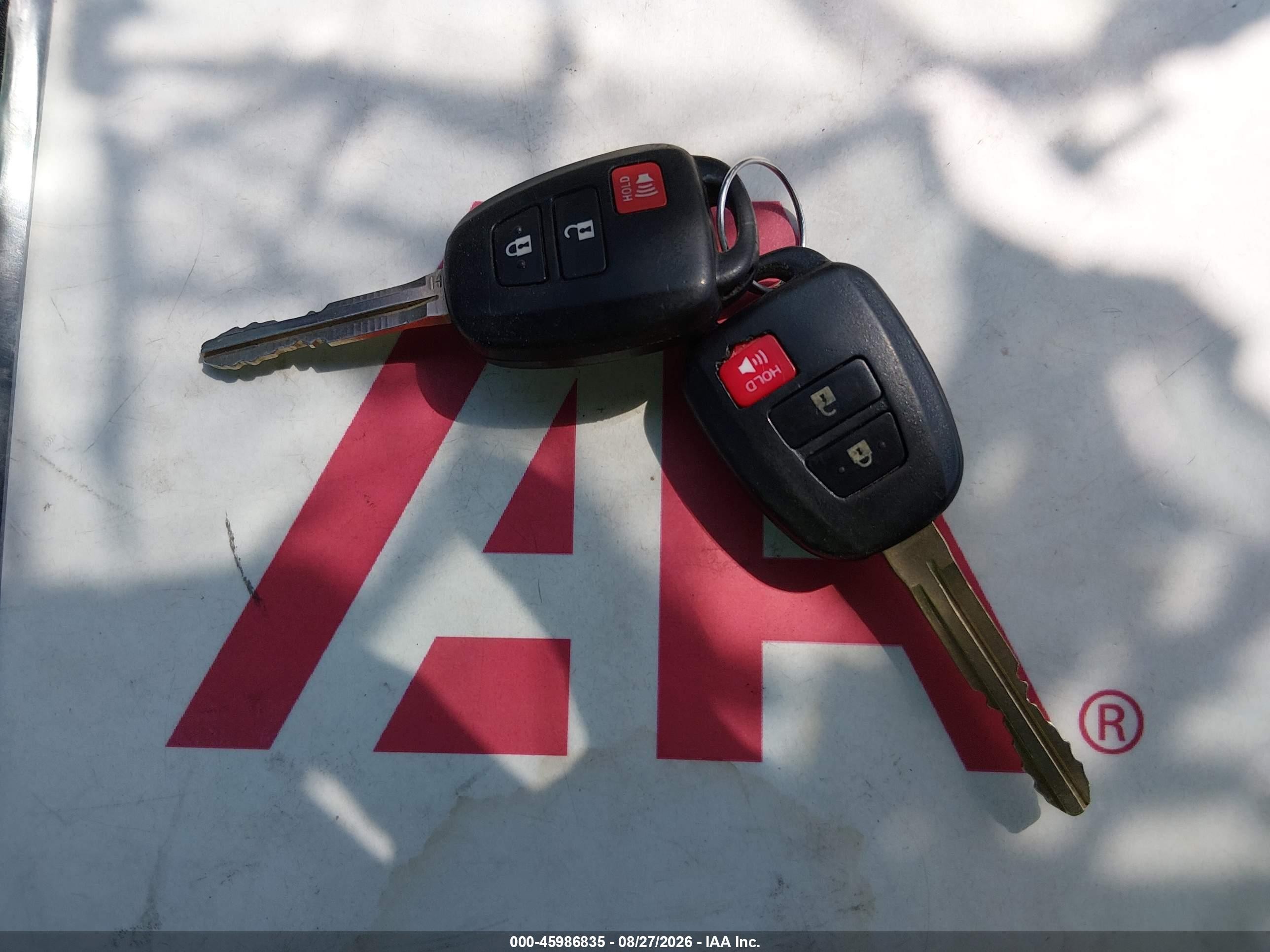 2014 Toyota Rav4 Le Red vin: JTMZFREV9EJ017752