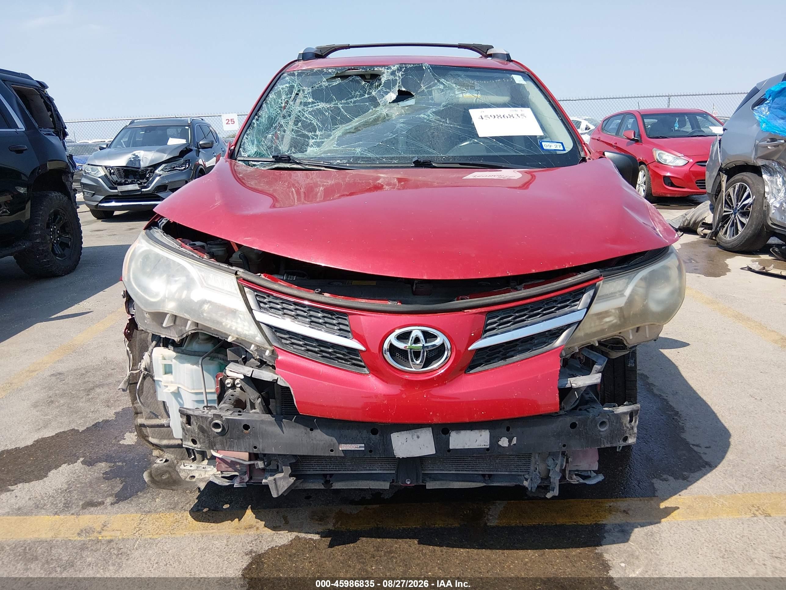 2014 Toyota Rav4 Le Red vin: JTMZFREV9EJ017752