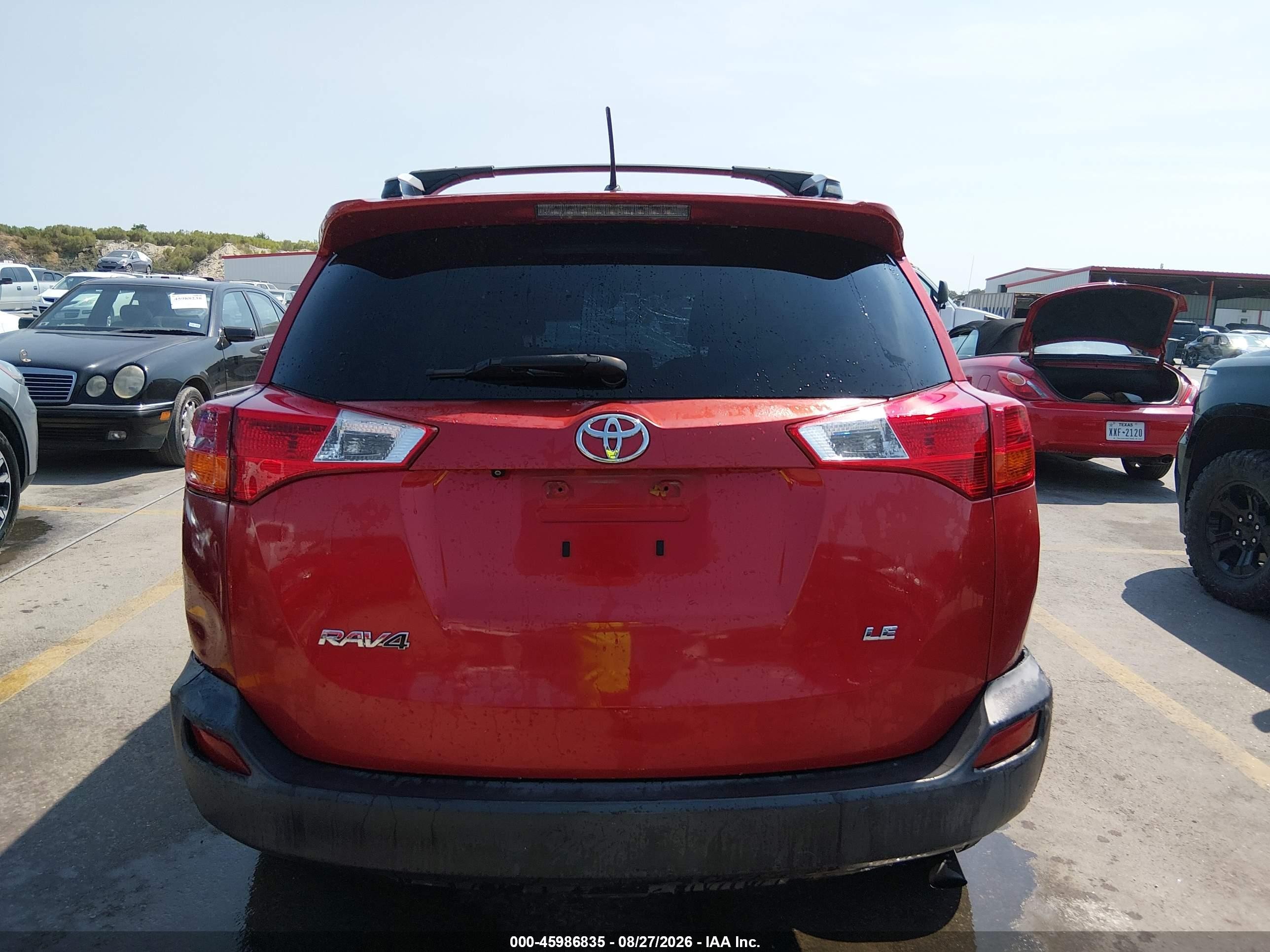 2014 Toyota Rav4 Le Red vin: JTMZFREV9EJ017752