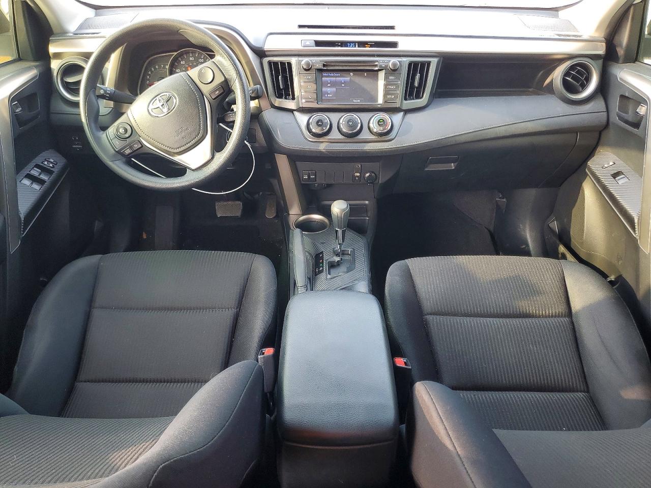 2015 Toyota Rav4 Le White vin: JTMZFREV9FD051366