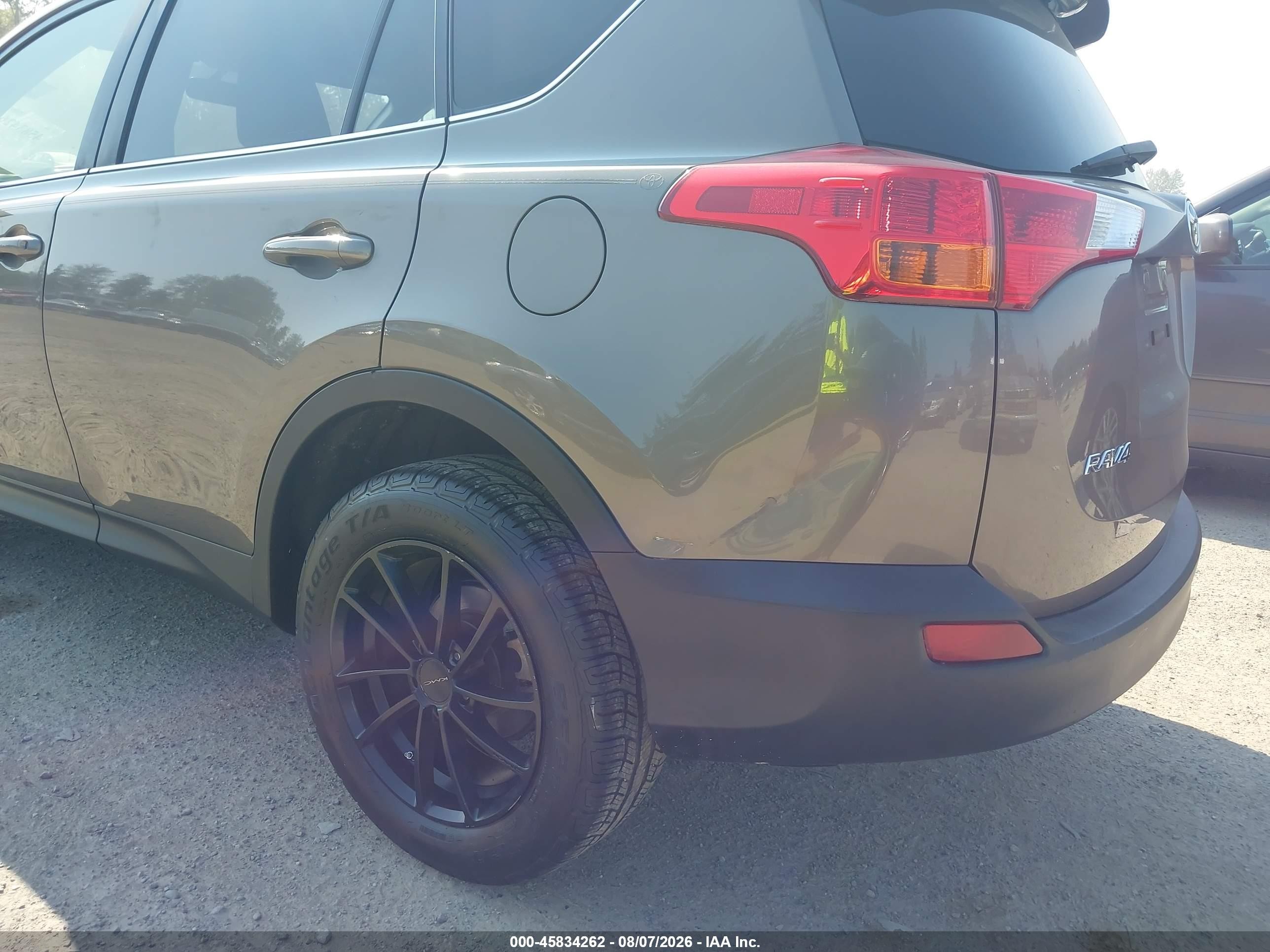 2015 Toyota Rav4 Le Pewter vin: JTMZFREV9FD063680
