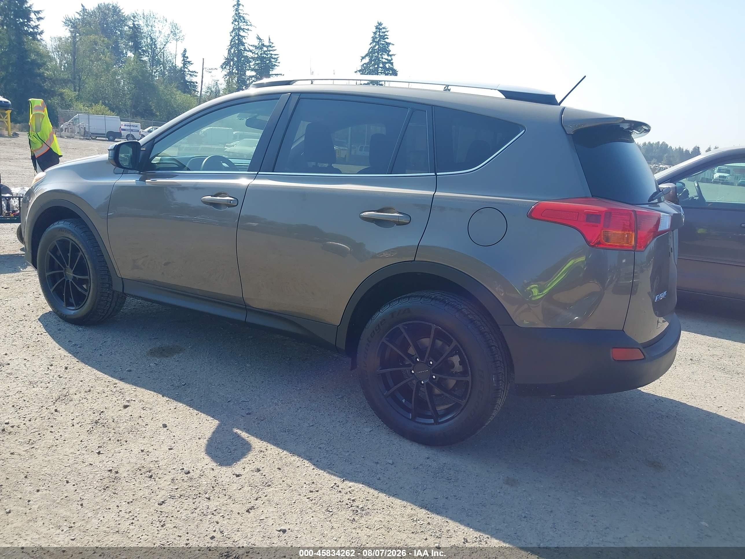 2015 Toyota Rav4 Le Pewter vin: JTMZFREV9FD063680