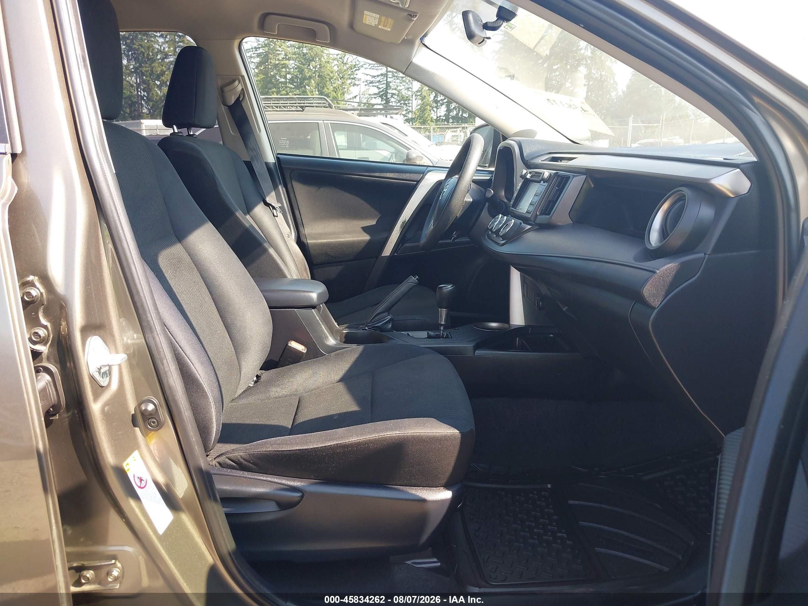 2015 Toyota Rav4 Le Pewter vin: JTMZFREV9FD063680
