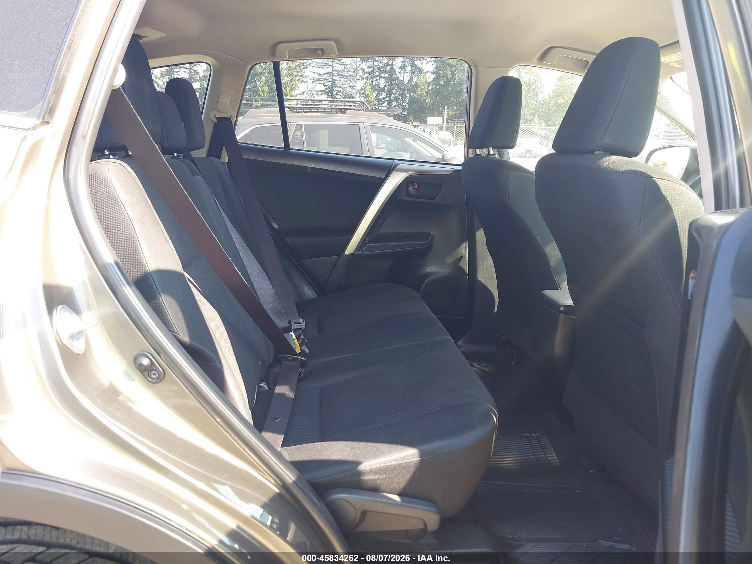 2015 Toyota Rav4 Le Pewter vin: JTMZFREV9FD063680