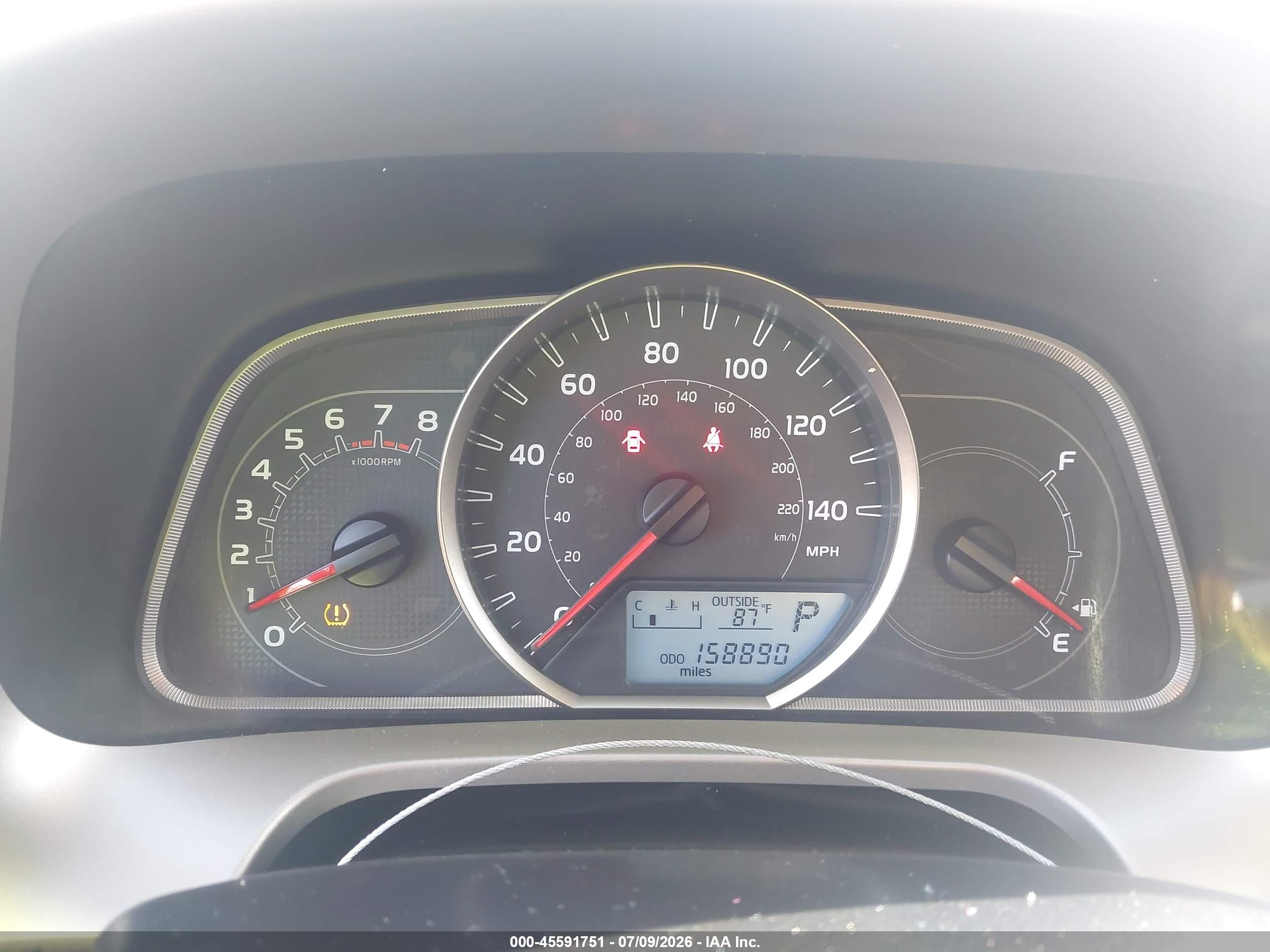 2015 Toyota Rav4 Le Silver vin: JTMZFREV9FD067714