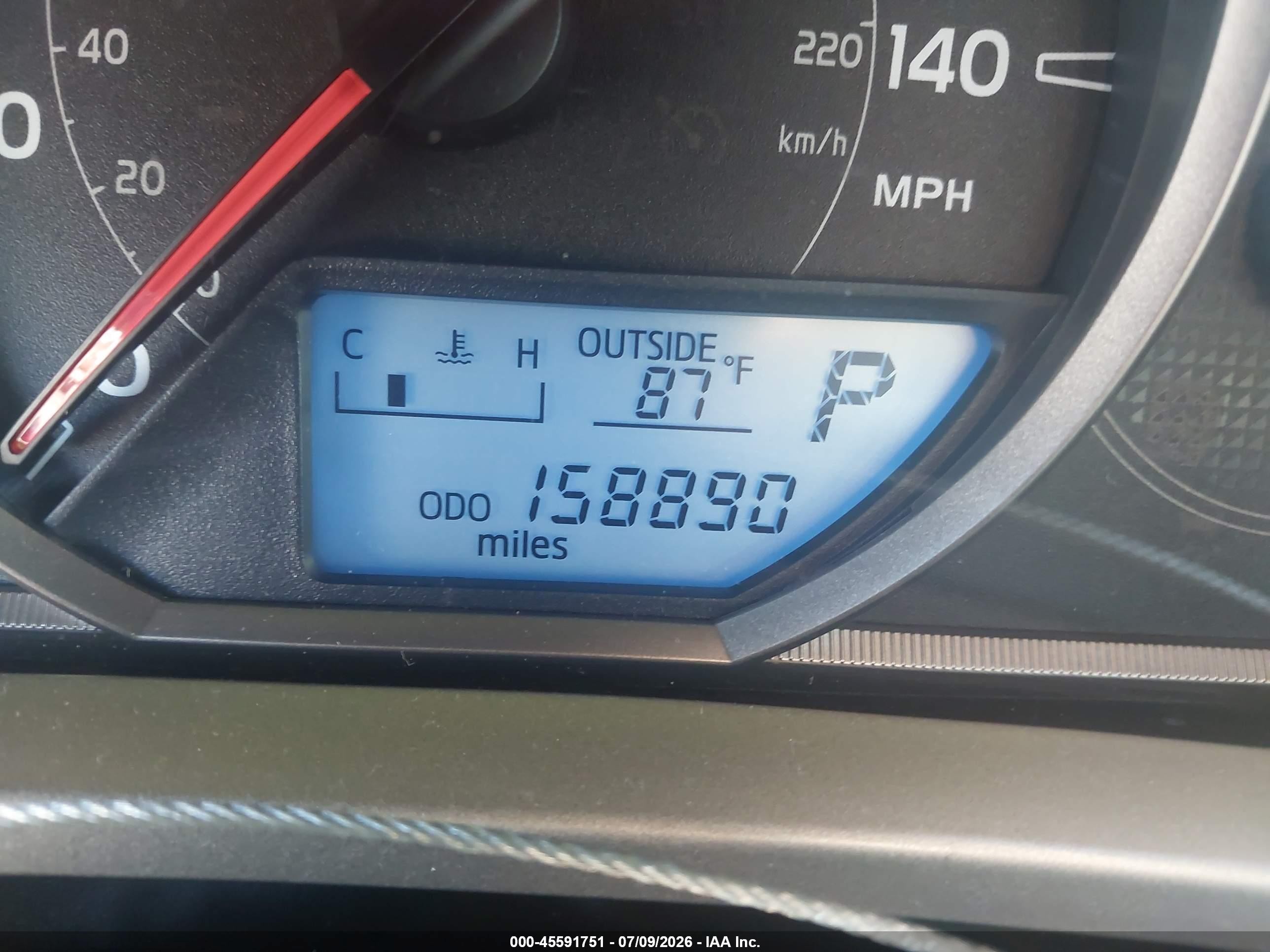 2015 Toyota Rav4 Le Silver vin: JTMZFREV9FD067714