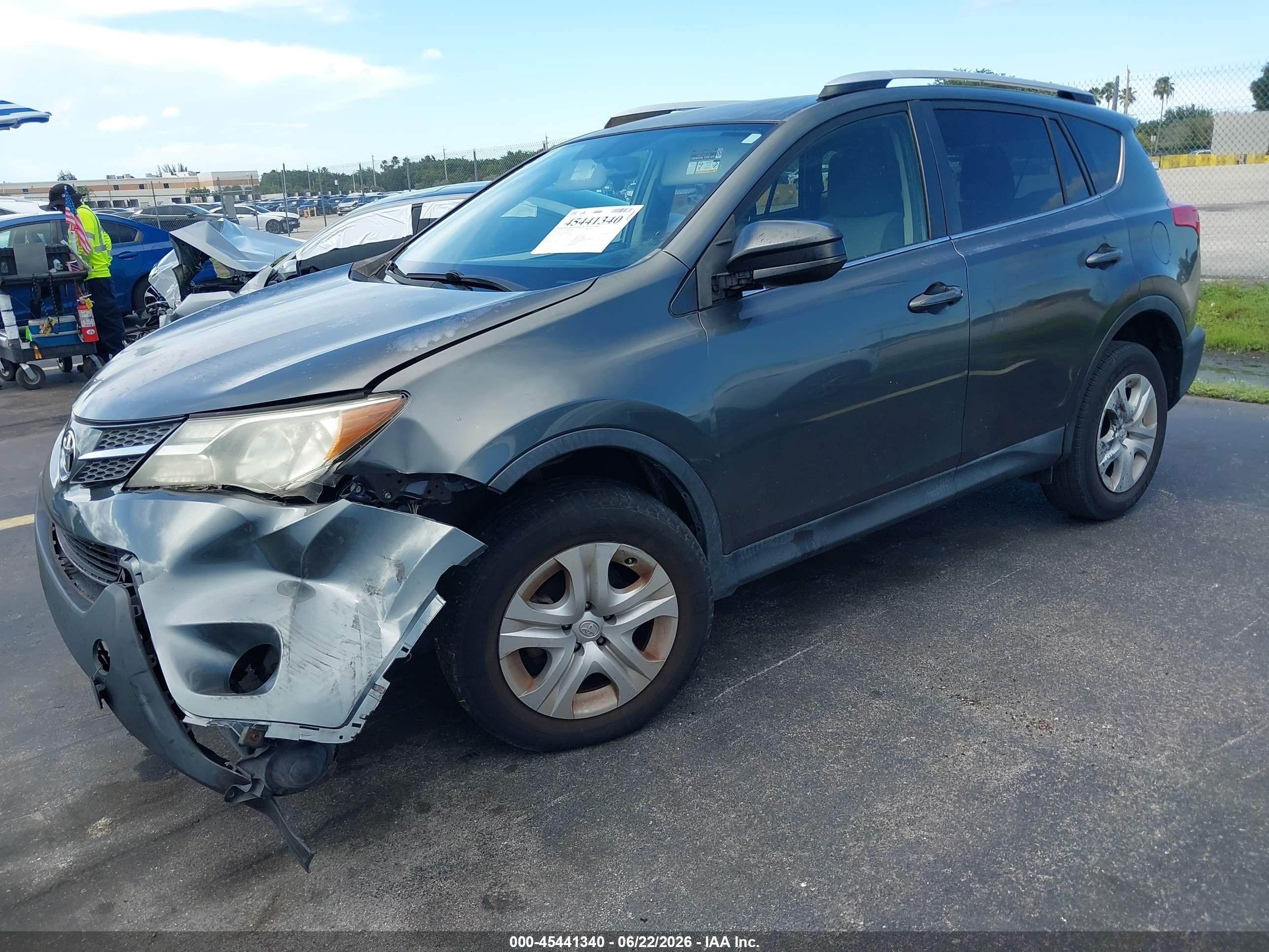 2015 Toyota Rav4 Le Серый vin: JTMZFREV9FD075294