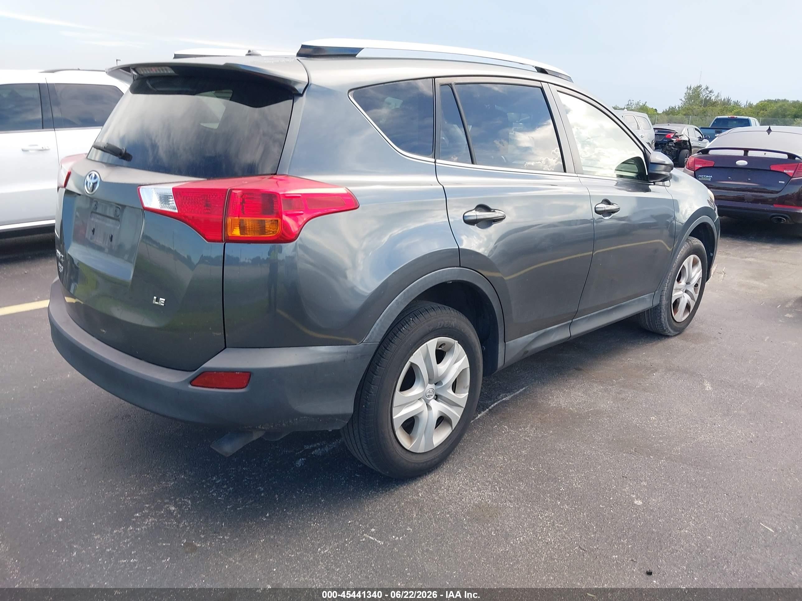 2015 Toyota Rav4 Le Серый vin: JTMZFREV9FD075294