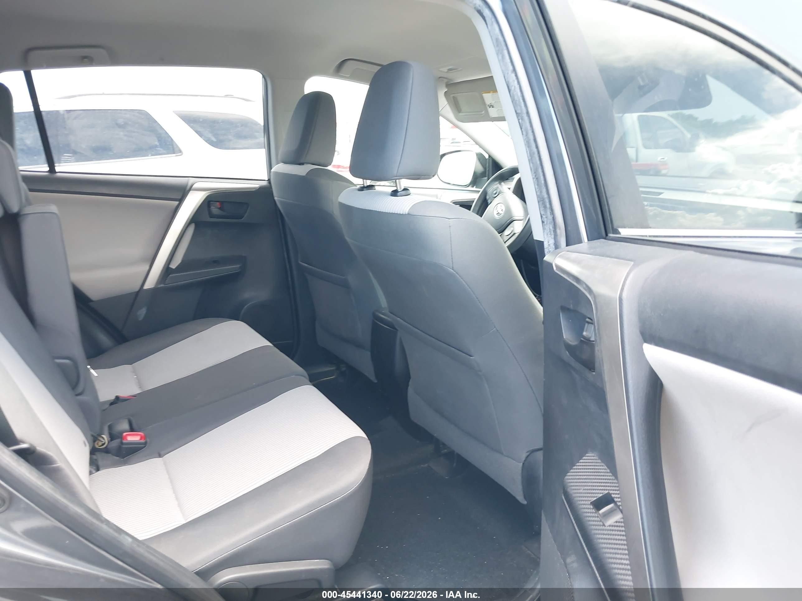 2015 Toyota Rav4 Le Серый vin: JTMZFREV9FD075294