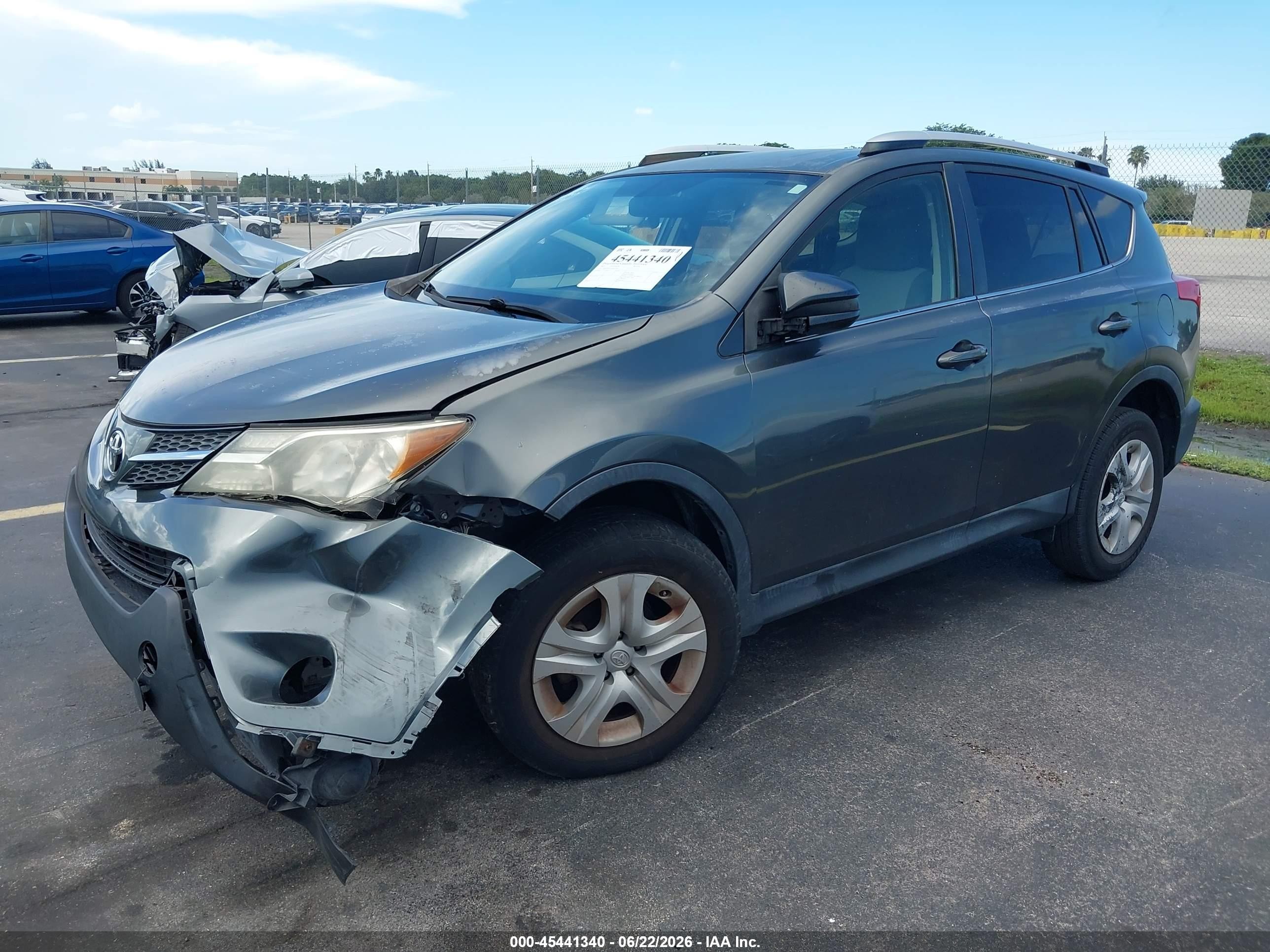 2015 Toyota Rav4 Le Серый vin: JTMZFREV9FD075294