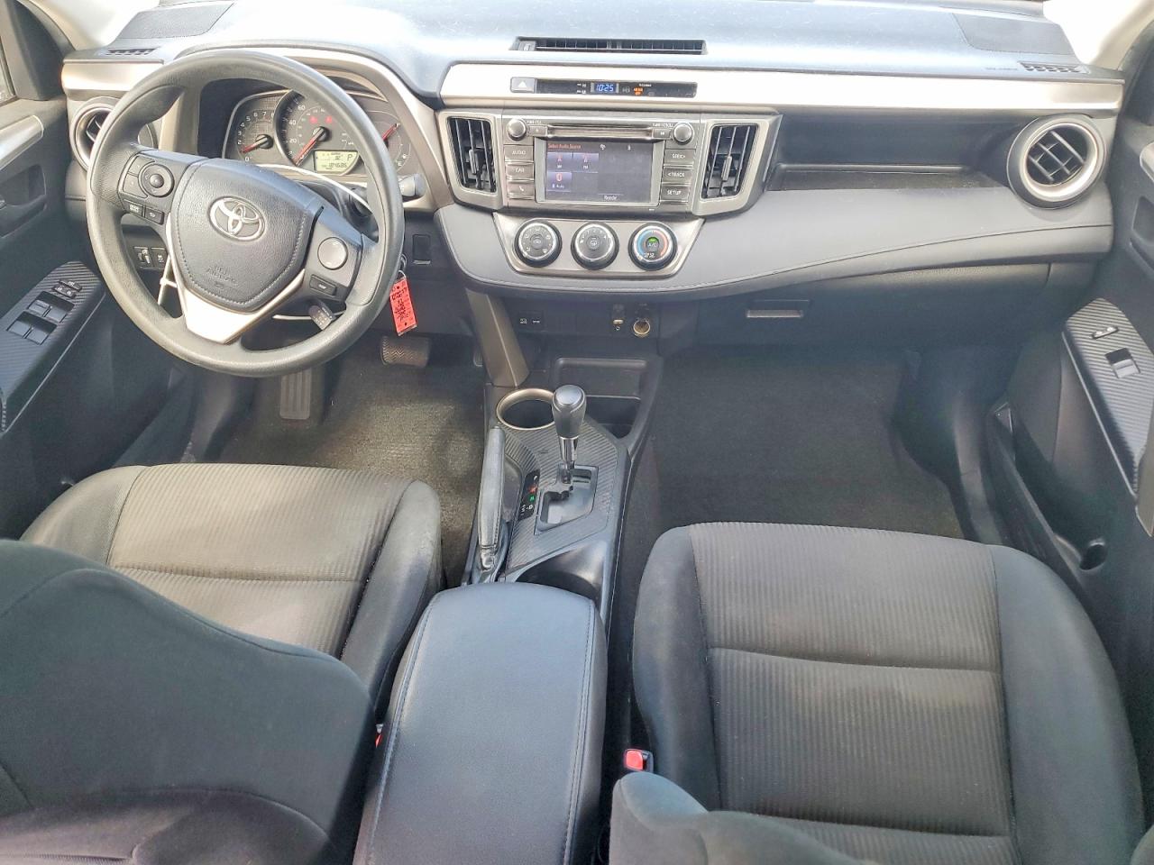 2015 Toyota Rav4 Le Red vin: JTMZFREV9FD075862