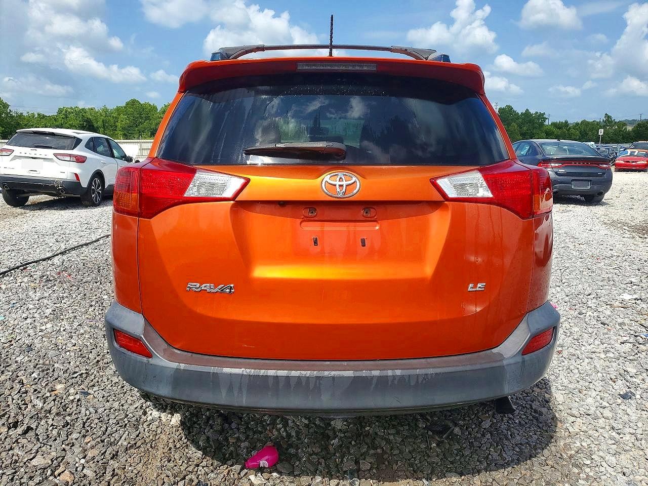 2015 Toyota Rav4 Le Red vin: JTMZFREV9FD075862
