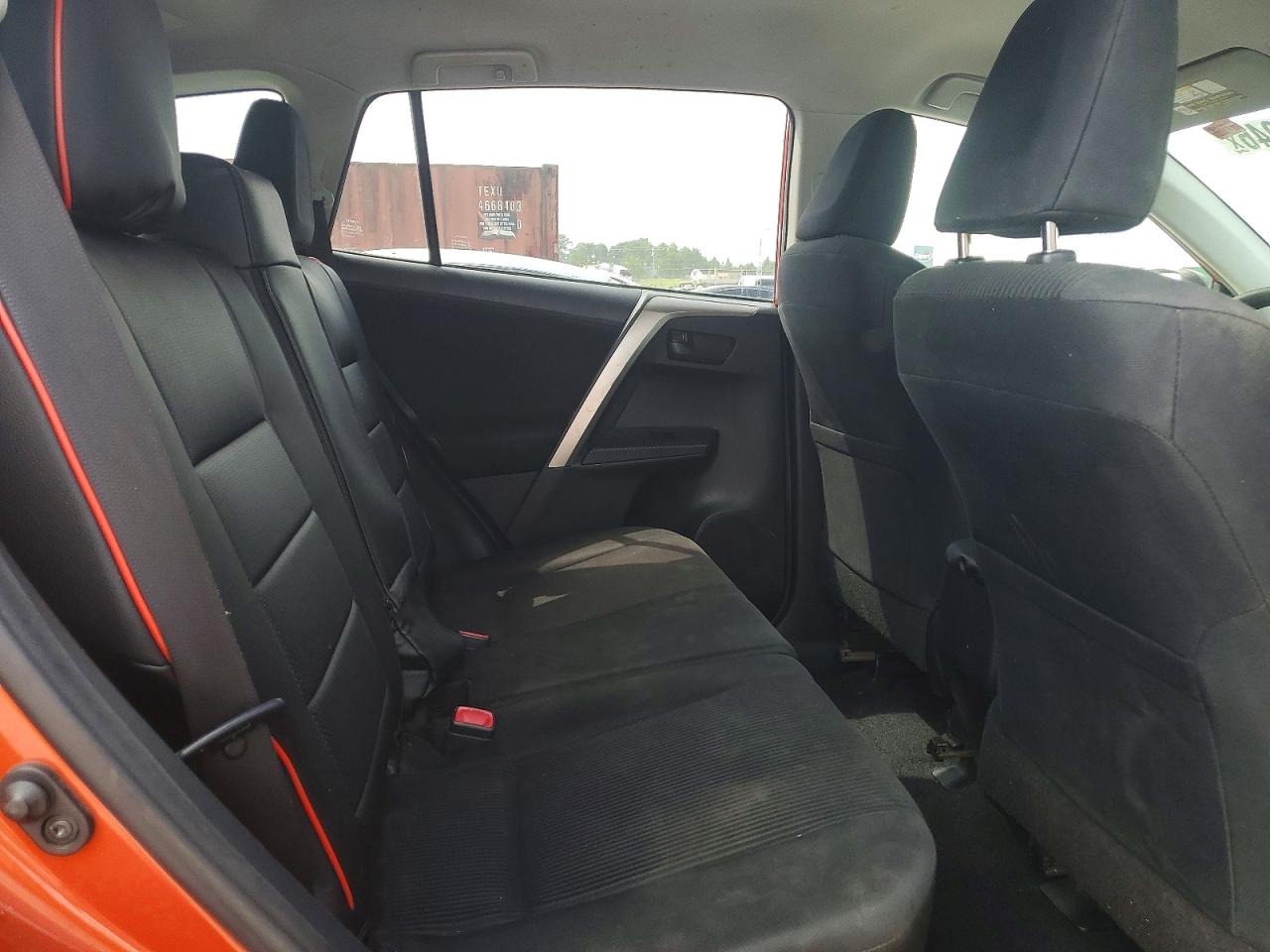 2015 Toyota Rav4 Le Red vin: JTMZFREV9FD075862