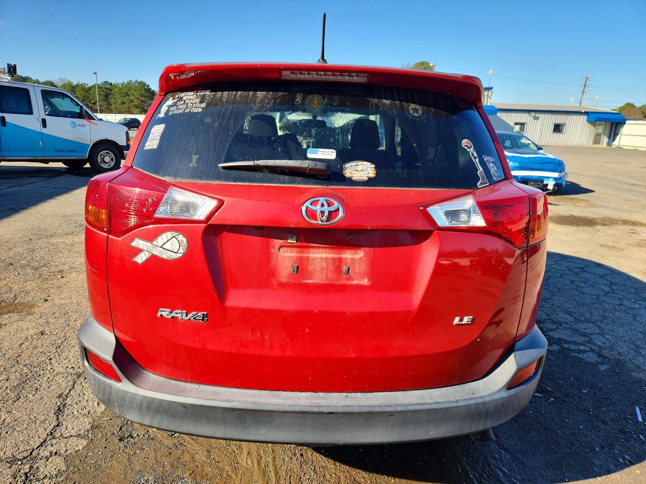 2015 Toyota Rav4 Le Red vin: JTMZFREV9FD077062