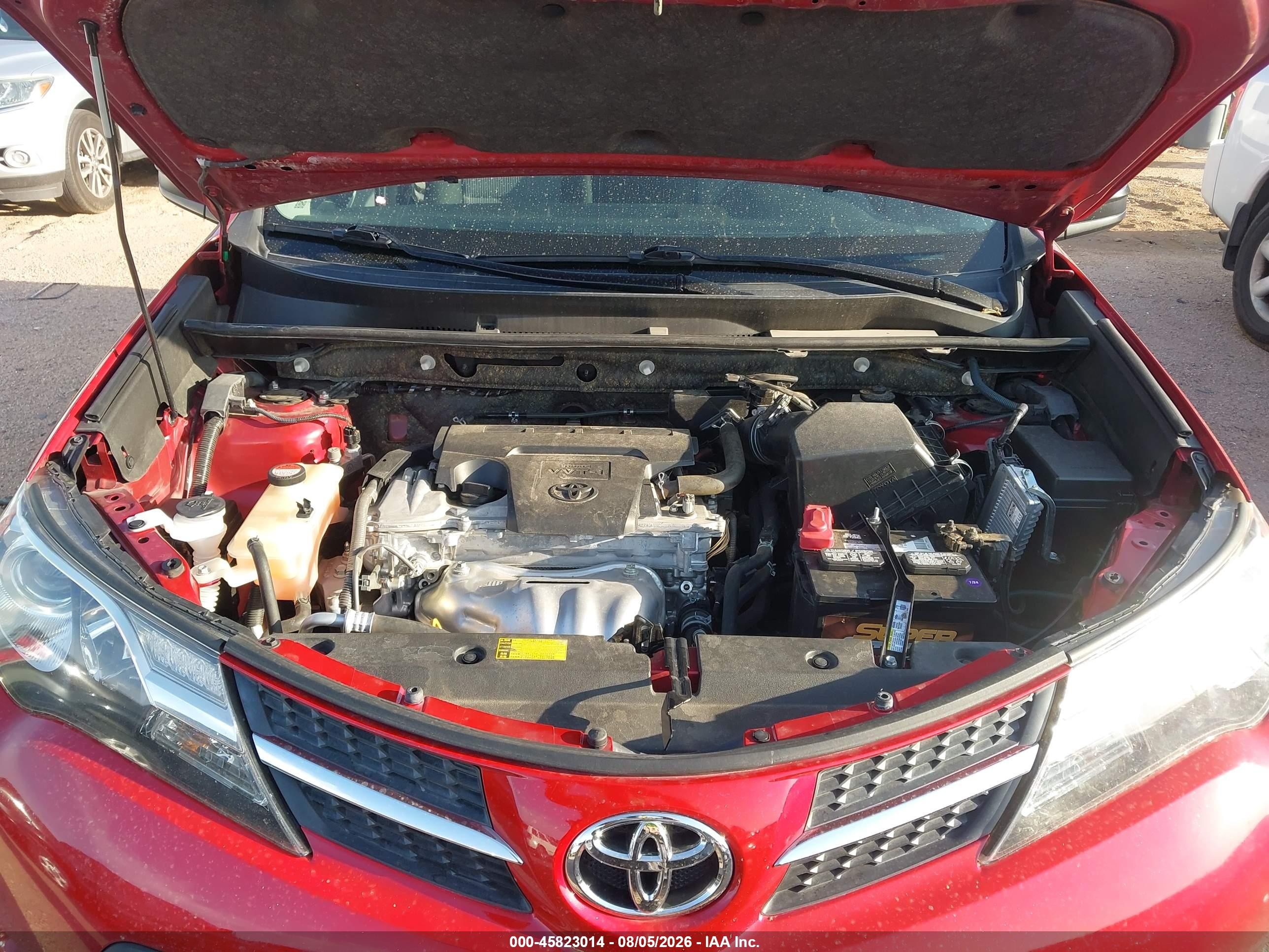 2015 Toyota Rav4 Le Red vin: JTMZFREV9FJ031538