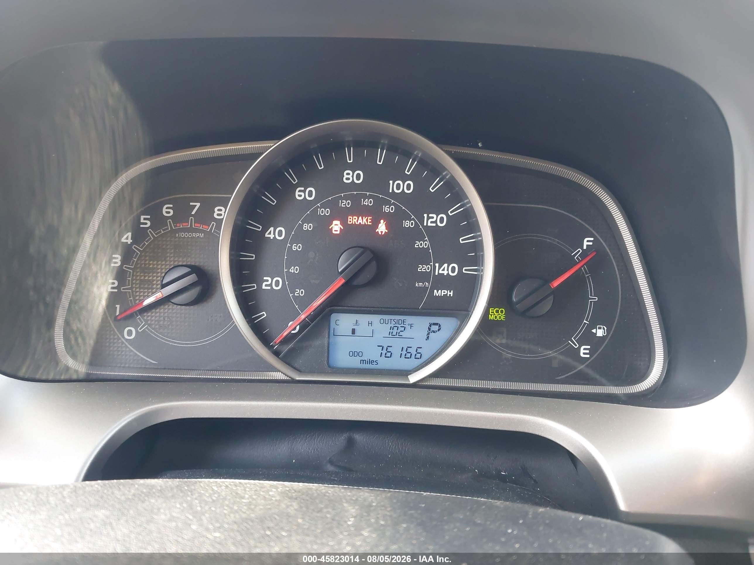 2015 Toyota Rav4 Le Red vin: JTMZFREV9FJ031538