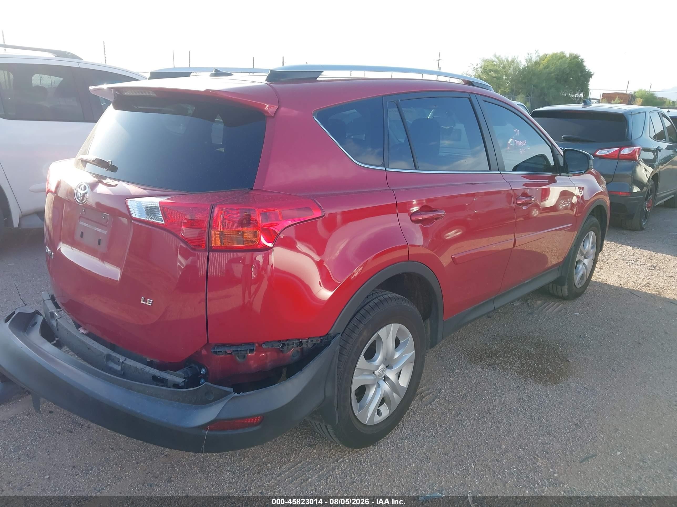 2015 Toyota Rav4 Le Red vin: JTMZFREV9FJ031538