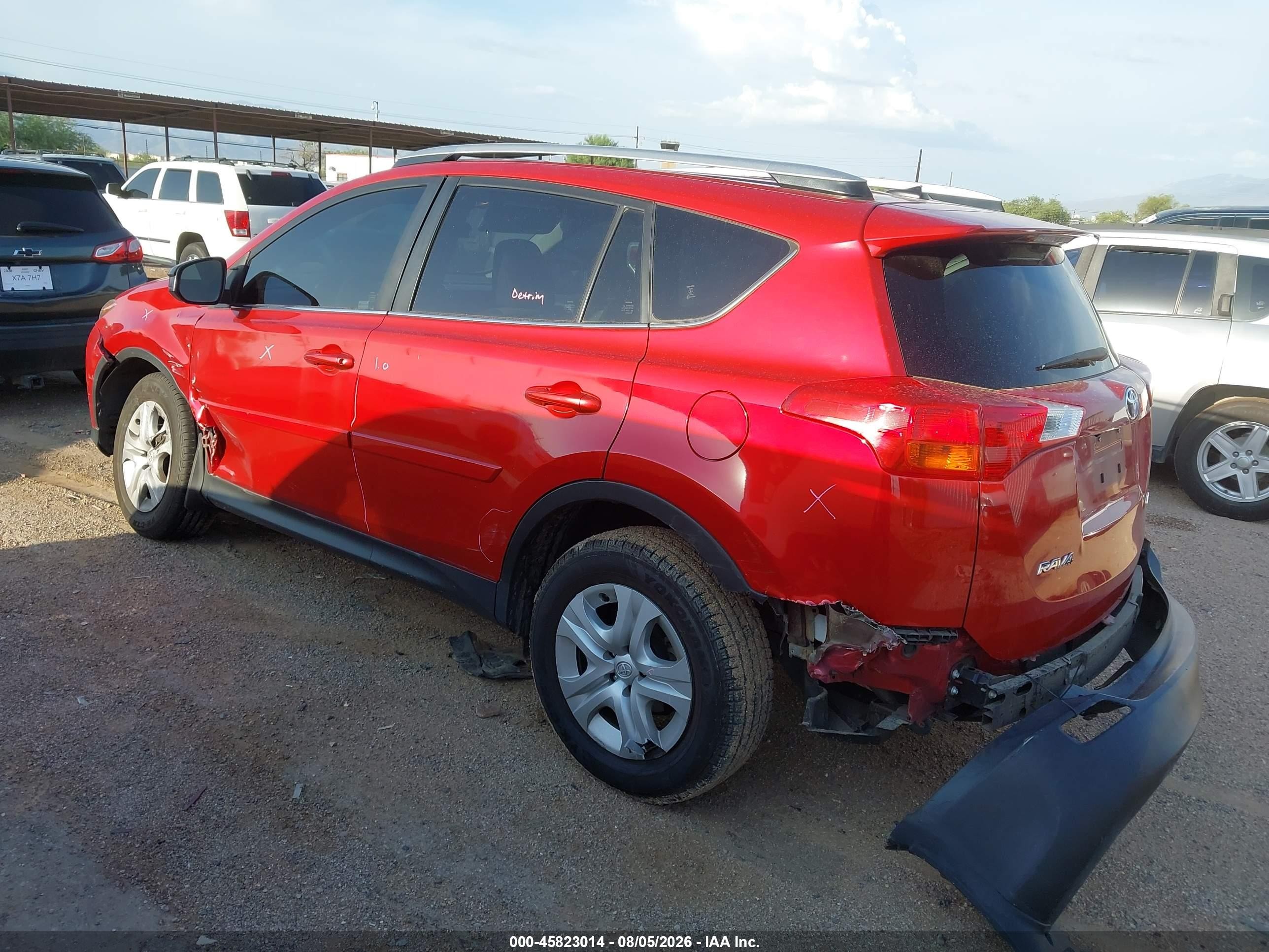 2015 Toyota Rav4 Le Red vin: JTMZFREV9FJ031538