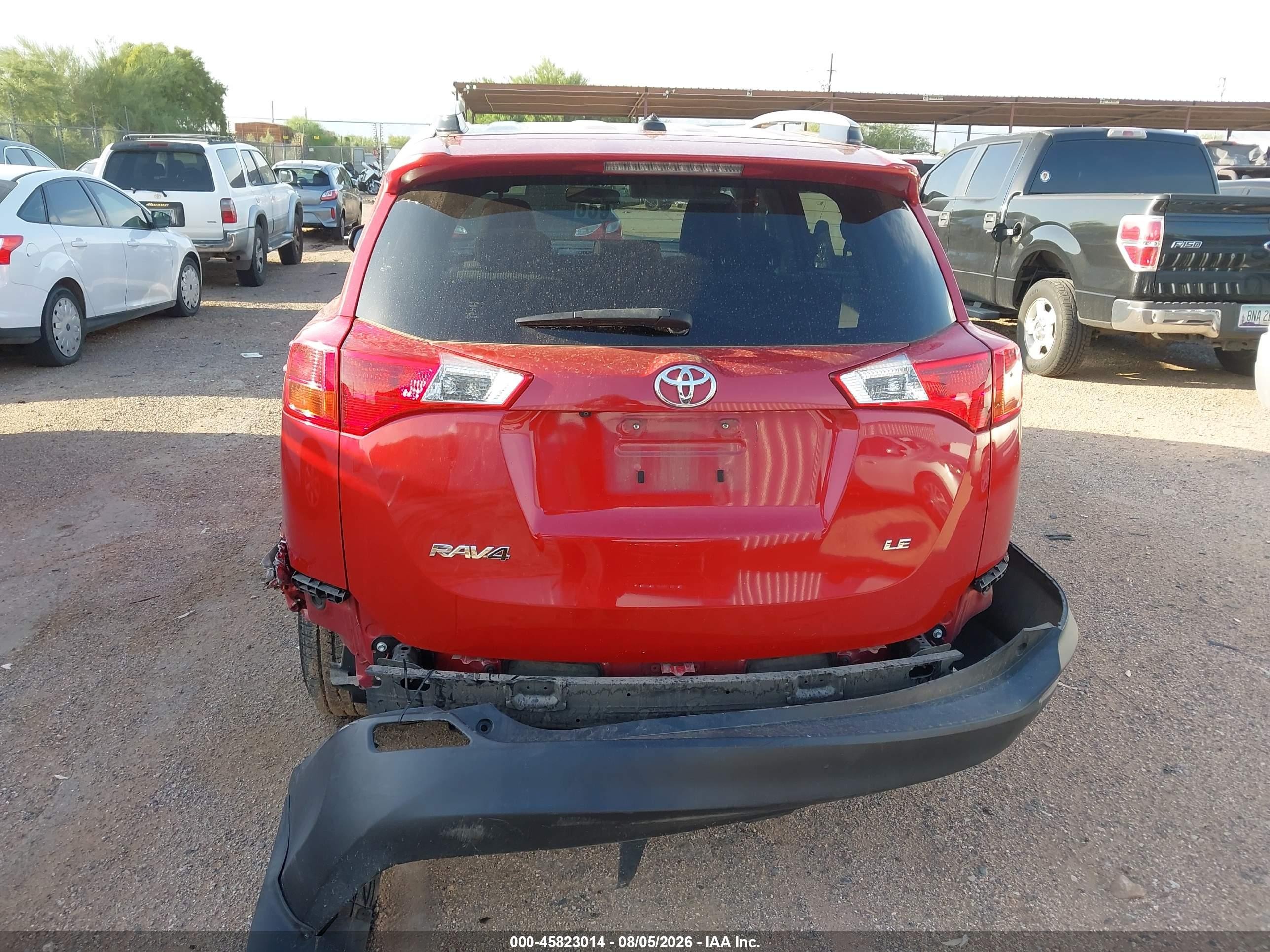 2015 Toyota Rav4 Le Red vin: JTMZFREV9FJ031538