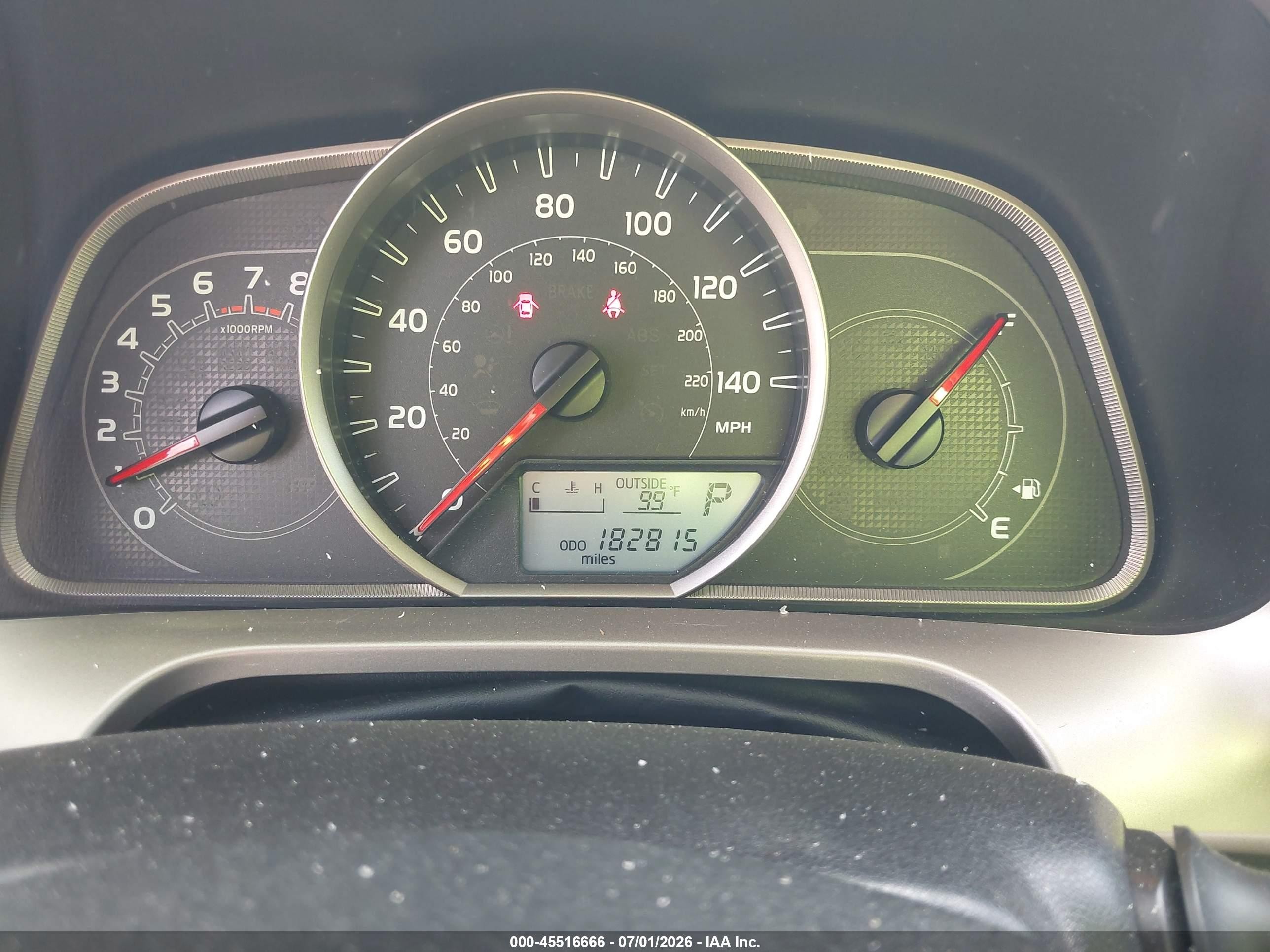 2015 Toyota Rav4 Le Silver vin: JTMZFREV9FJ039607