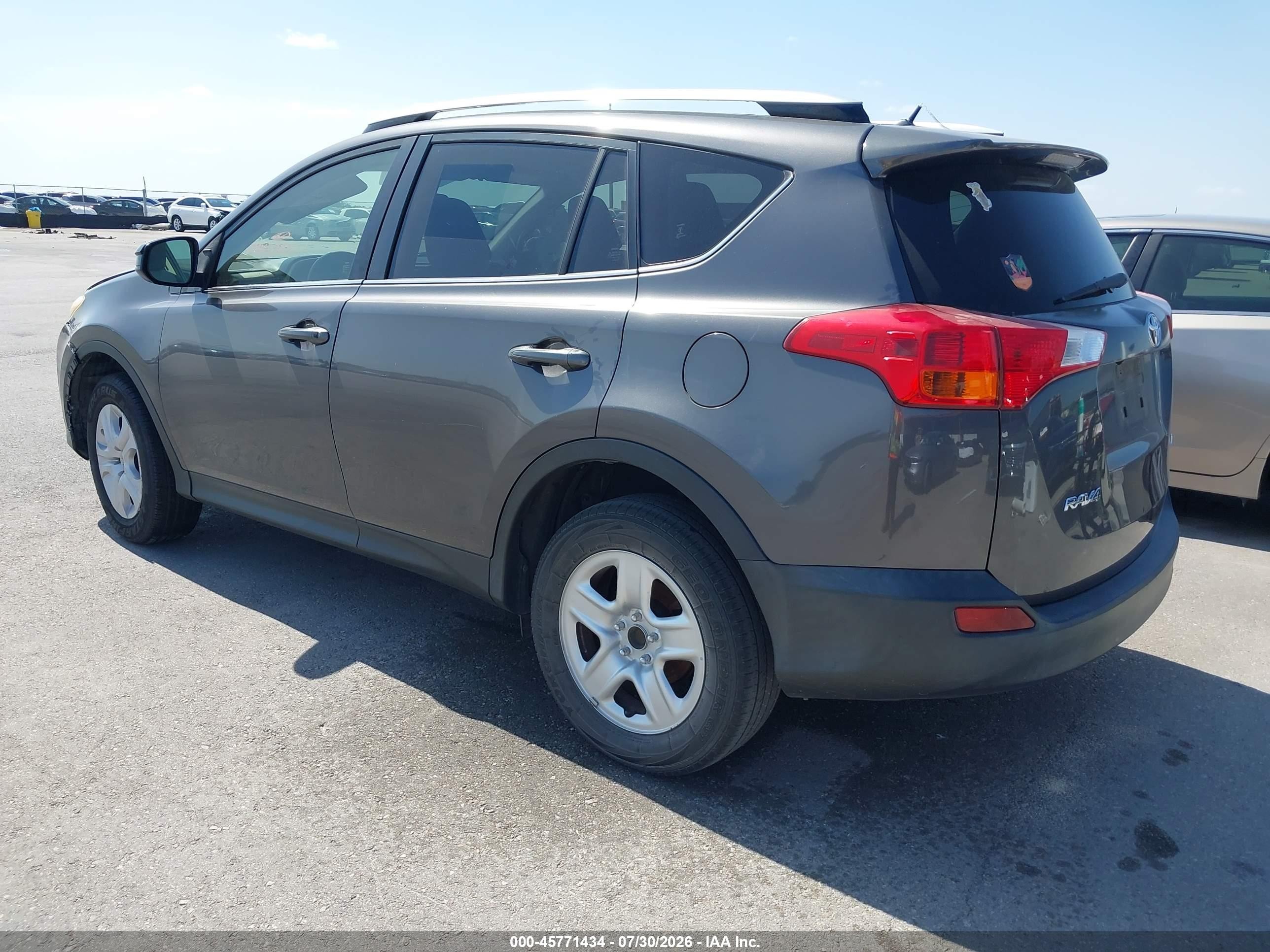2015 Toyota Rav4 Le Gray vin: JTMZFREV9FJ044676