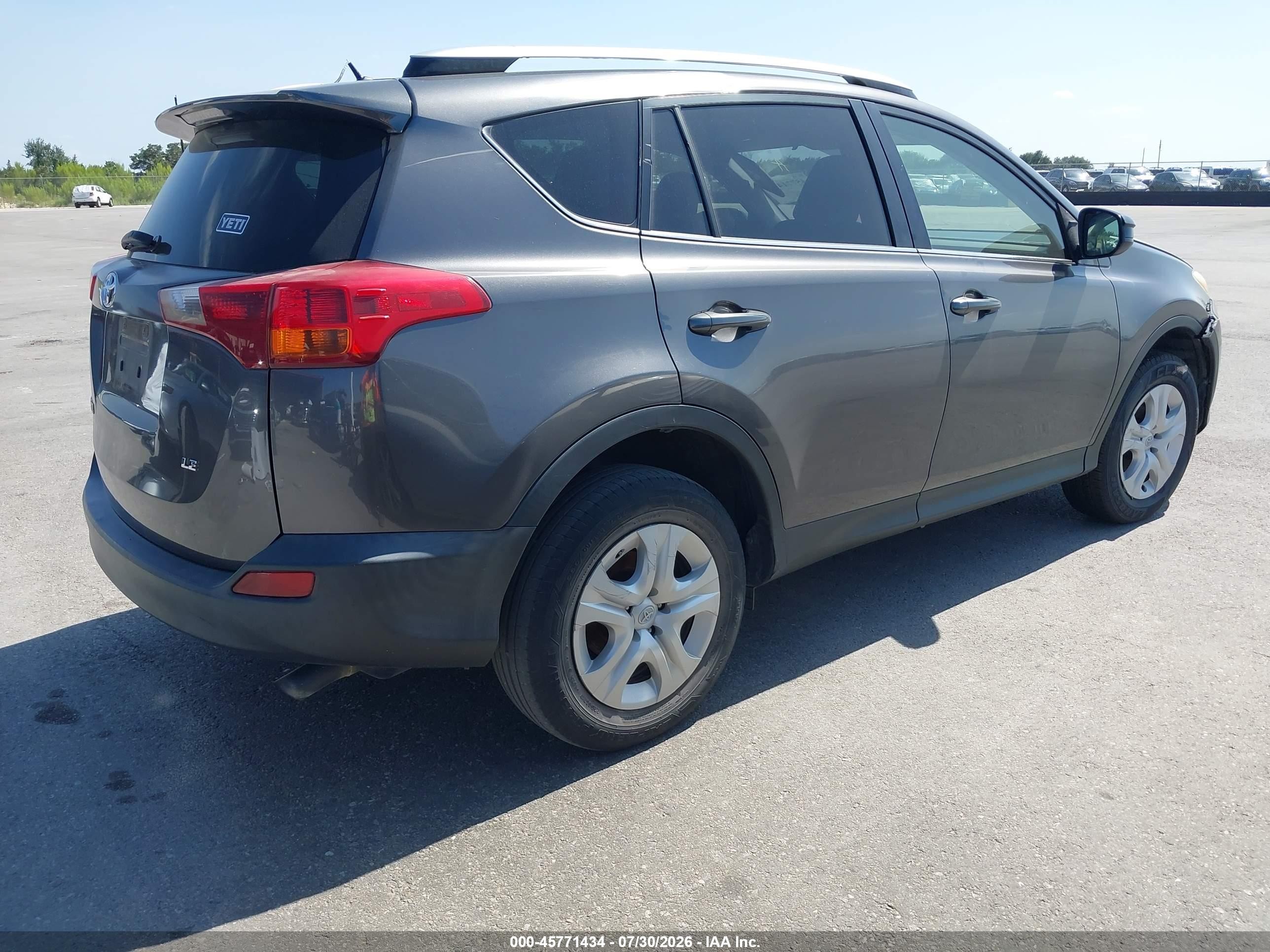 2015 Toyota Rav4 Le Gray vin: JTMZFREV9FJ044676