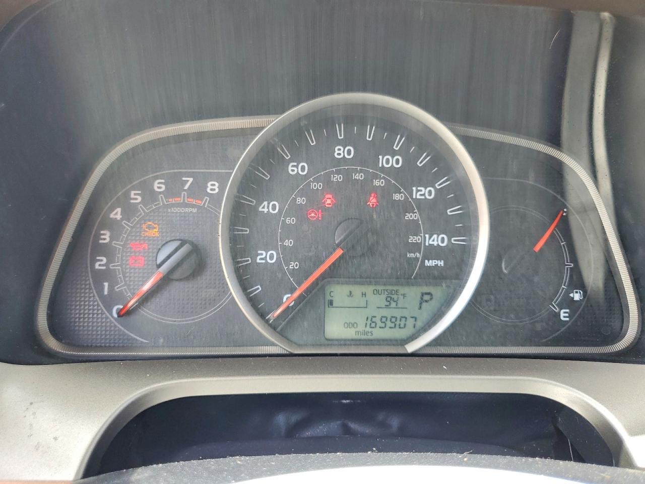 2015 Toyota Rav4 Le Red vin: JTMZFREV9FJ055838
