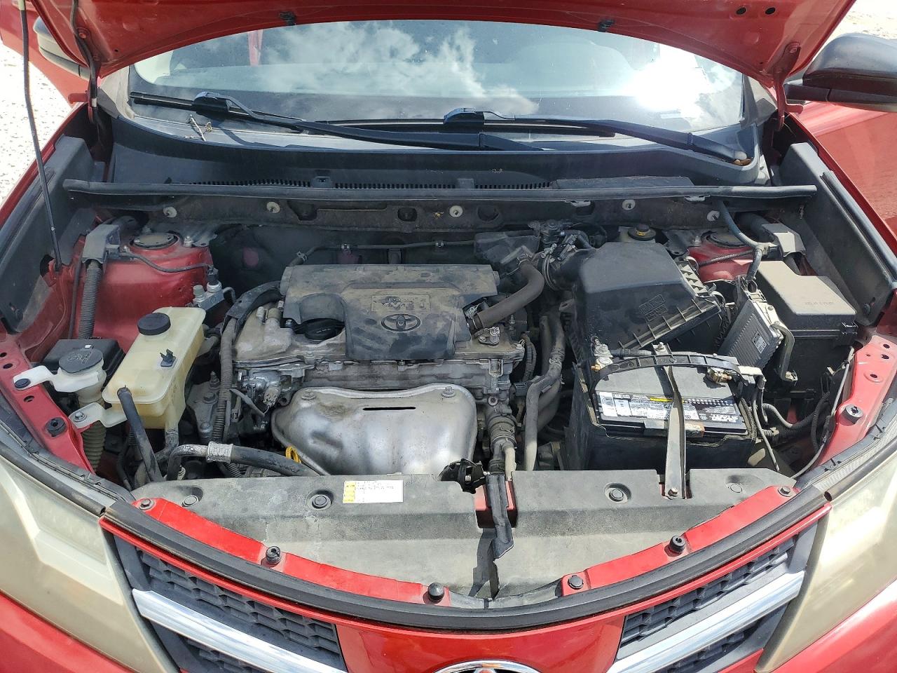 2015 Toyota Rav4 Le Red vin: JTMZFREV9FJ055838