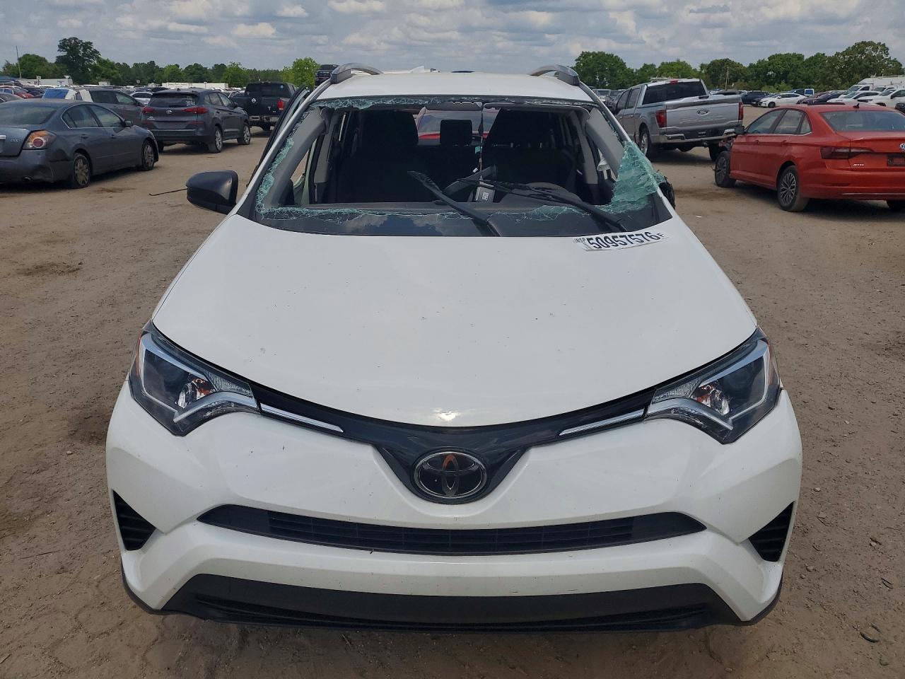 2018 Toyota Rav4 Le Белый vin: JTMZFREV9JJ183456