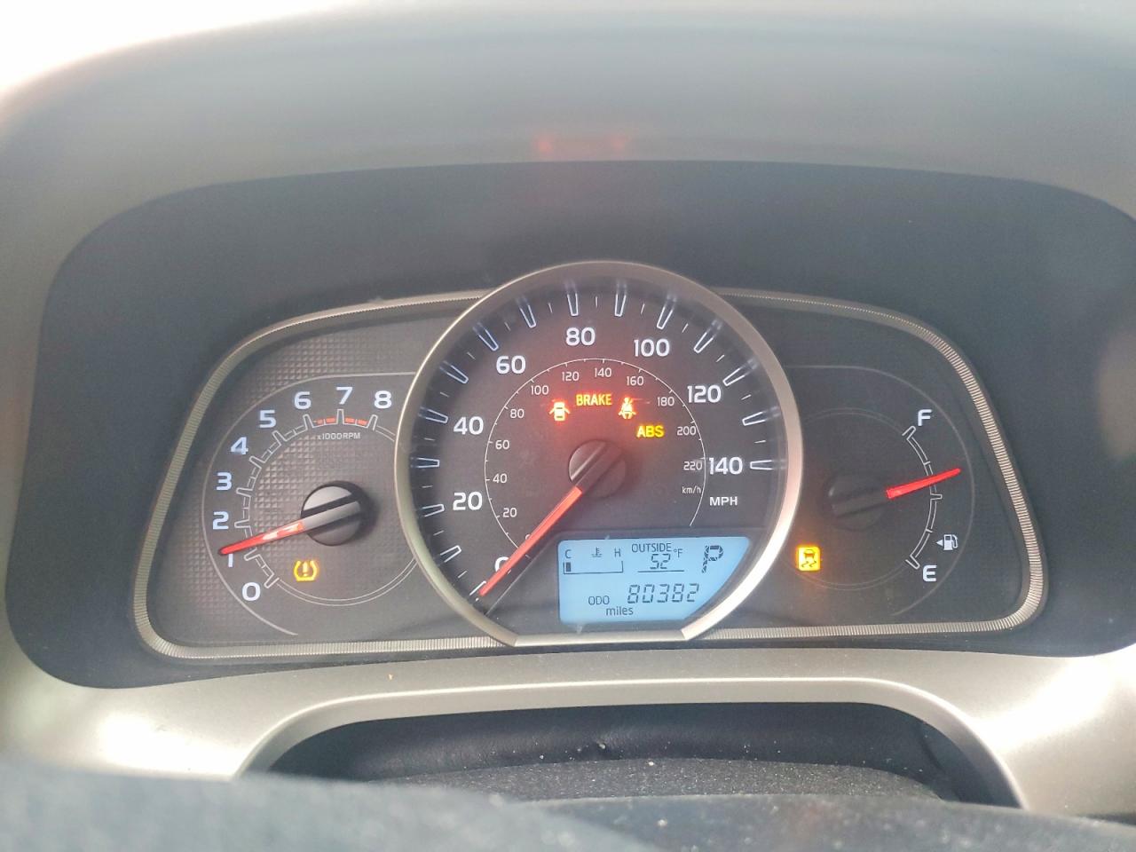 2014 Toyota Rav4 Le Silver vin: JTMZFREVXEJ011880
