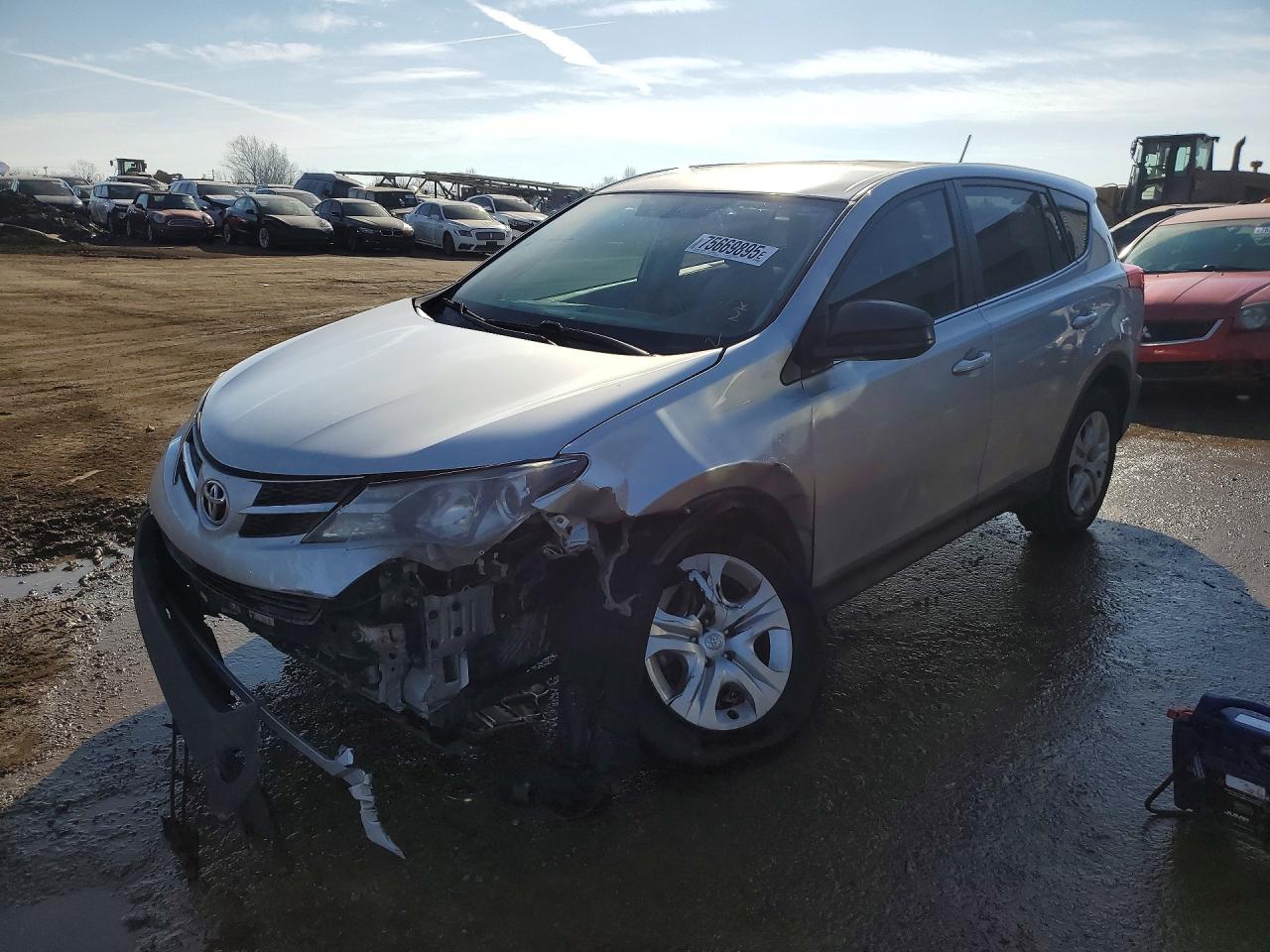 2014 Toyota Rav4 Le Silver vin: JTMZFREVXEJ011880