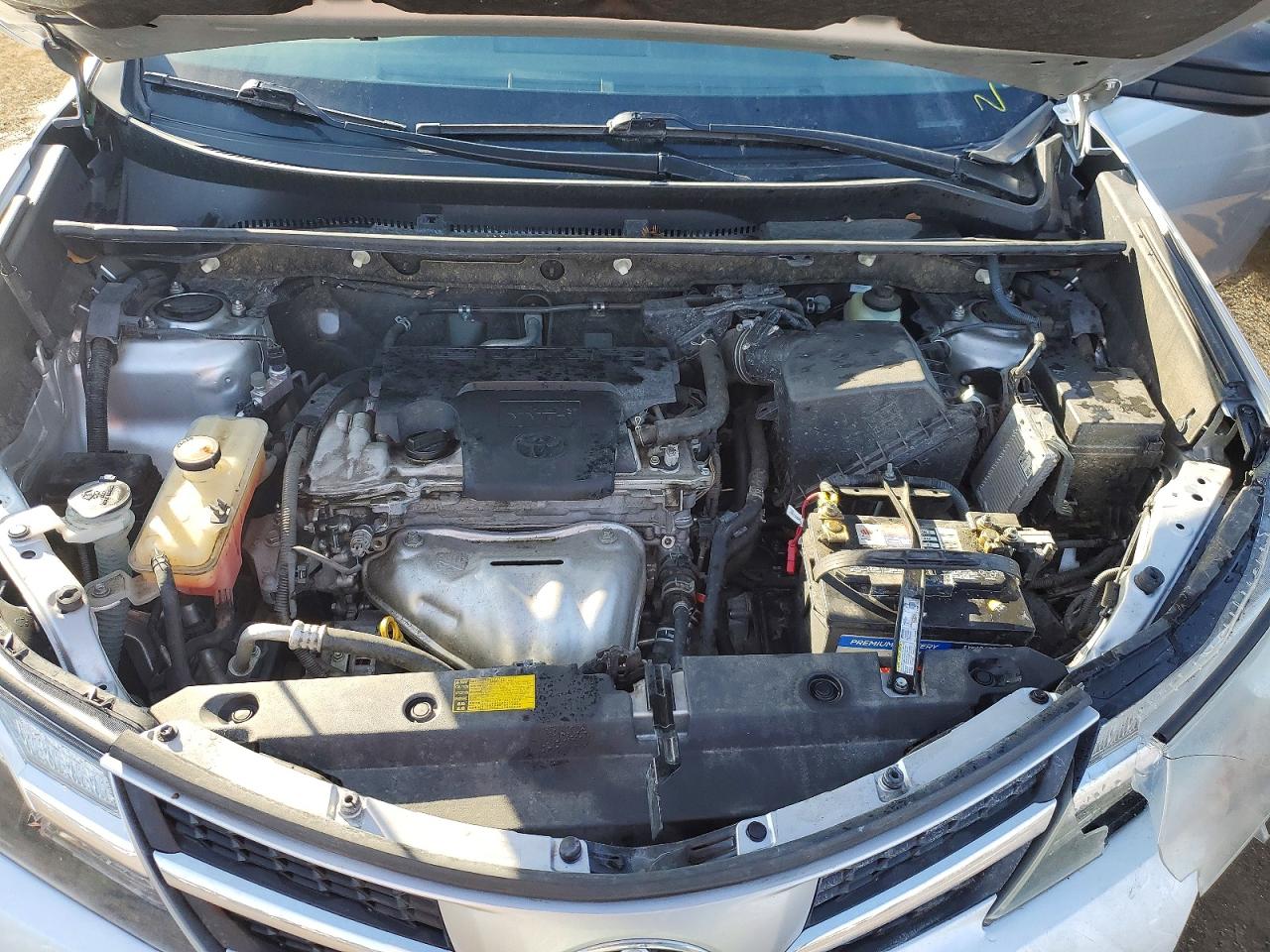 2014 Toyota Rav4 Le Silver vin: JTMZFREVXEJ011880