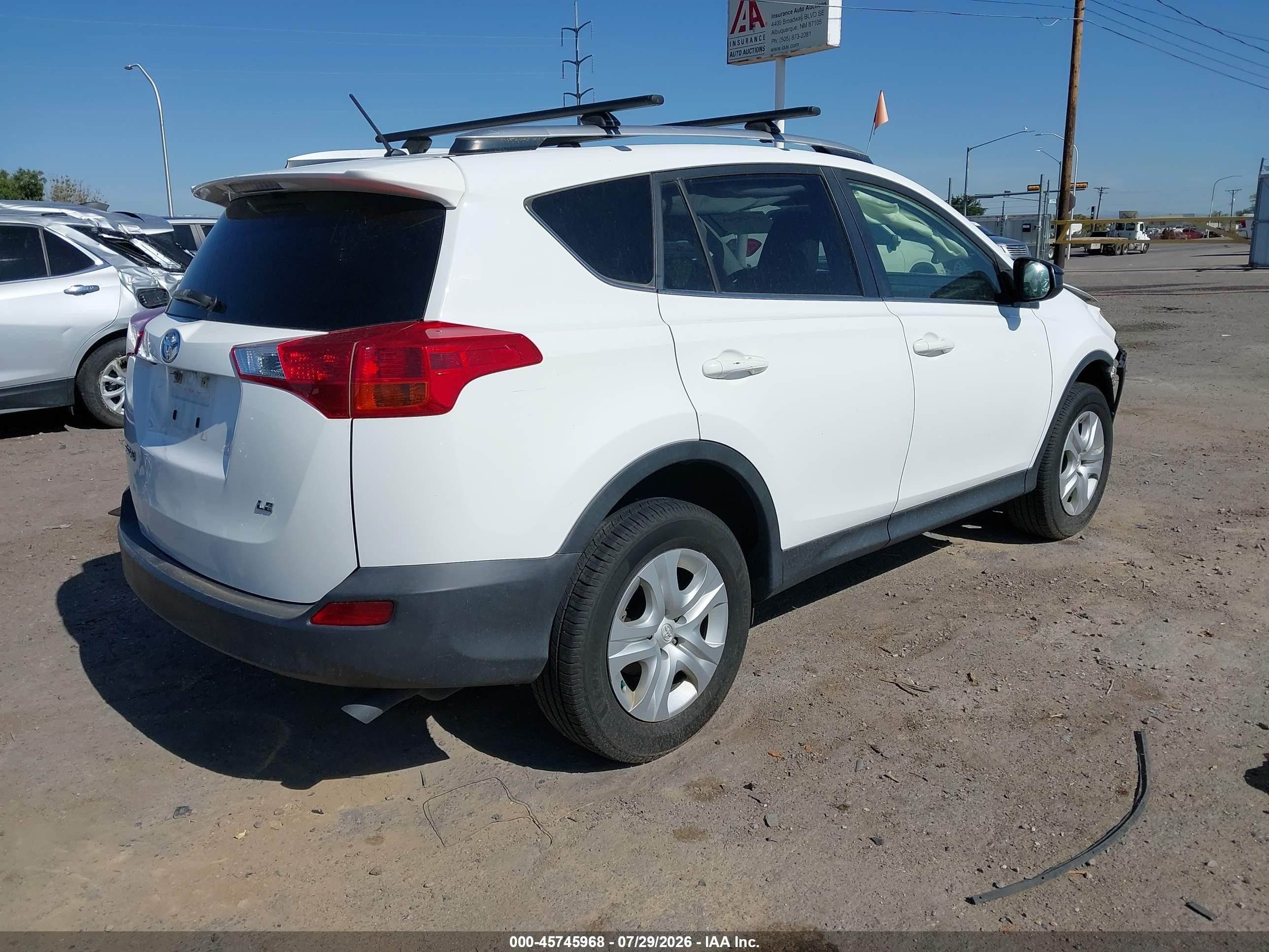 2014 Toyota Rav4 Le White vin: JTMZFREVXEJ018764